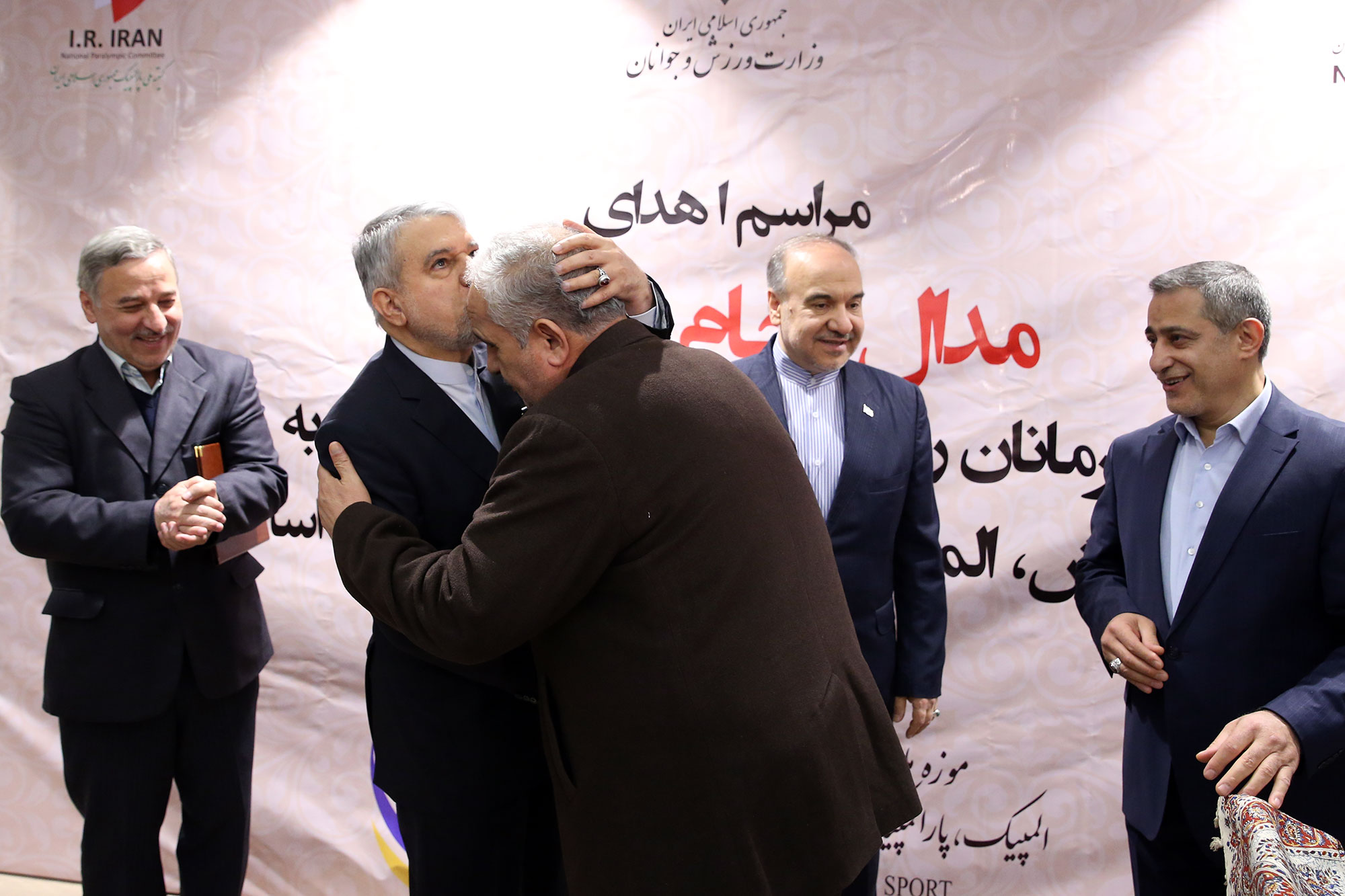 مراسم اهدا مدال و کاپ افتخارآفرینان ورزش کشور به موزه المپیک و پارالمپیک 22