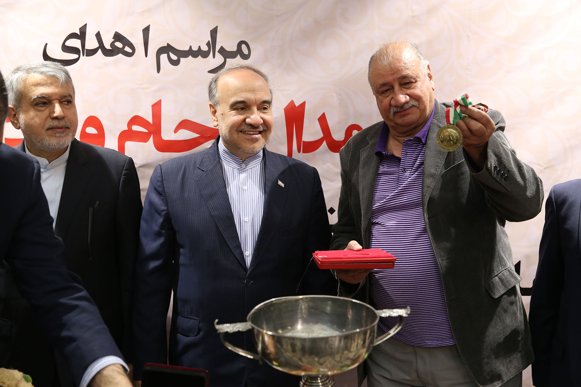 مراسم اهدا مدال و کاپ افتخارآفرینان ورزش کشور به موزه المپیک و پارالمپیک 34