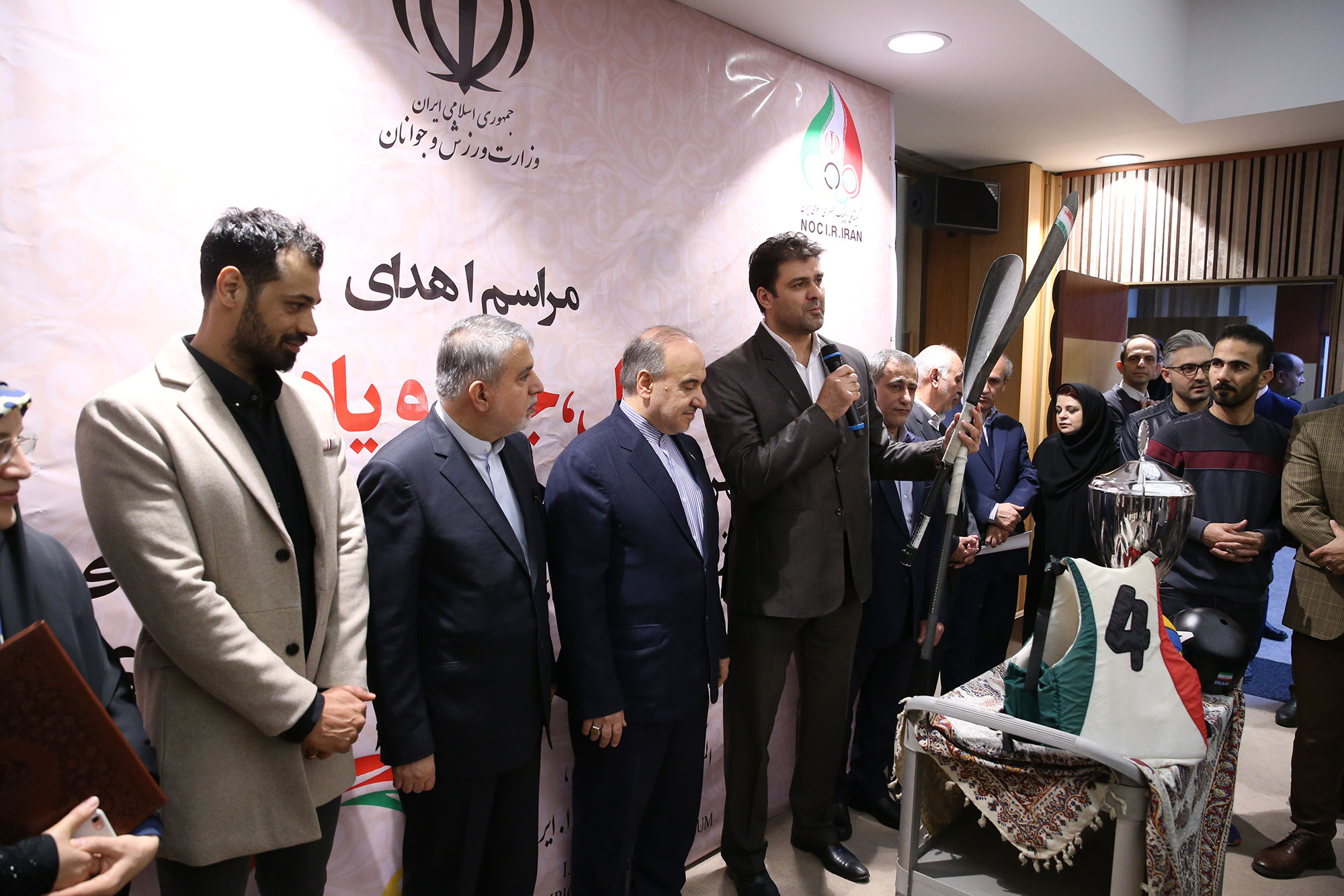 مراسم اهدا مدال و کاپ افتخارآفرینان ورزش کشور به موزه المپیک و پارالمپیک 46