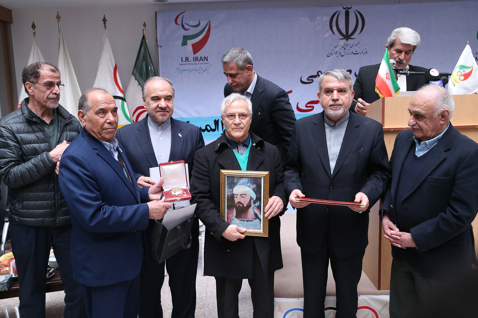 نشست صمیمی پبشکسوتان ورزشی کشور با مسئولین وزارت ورزش و کمیته ملی المپیک و پارالمپیک 21