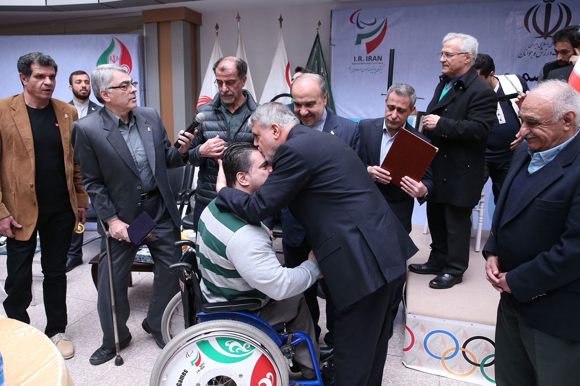 نشست صمیمی پبشکسوتان ورزشی کشور با مسئولین وزارت ورزش و کمیته ملی المپیک و پارالمپیک 23