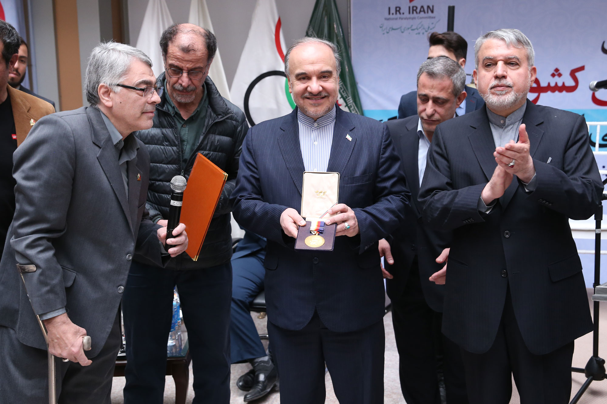 نشست صمیمی پبشکسوتان ورزشی کشور با مسئولین وزارت ورزش و کمیته ملی المپیک و پارالمپیک 25