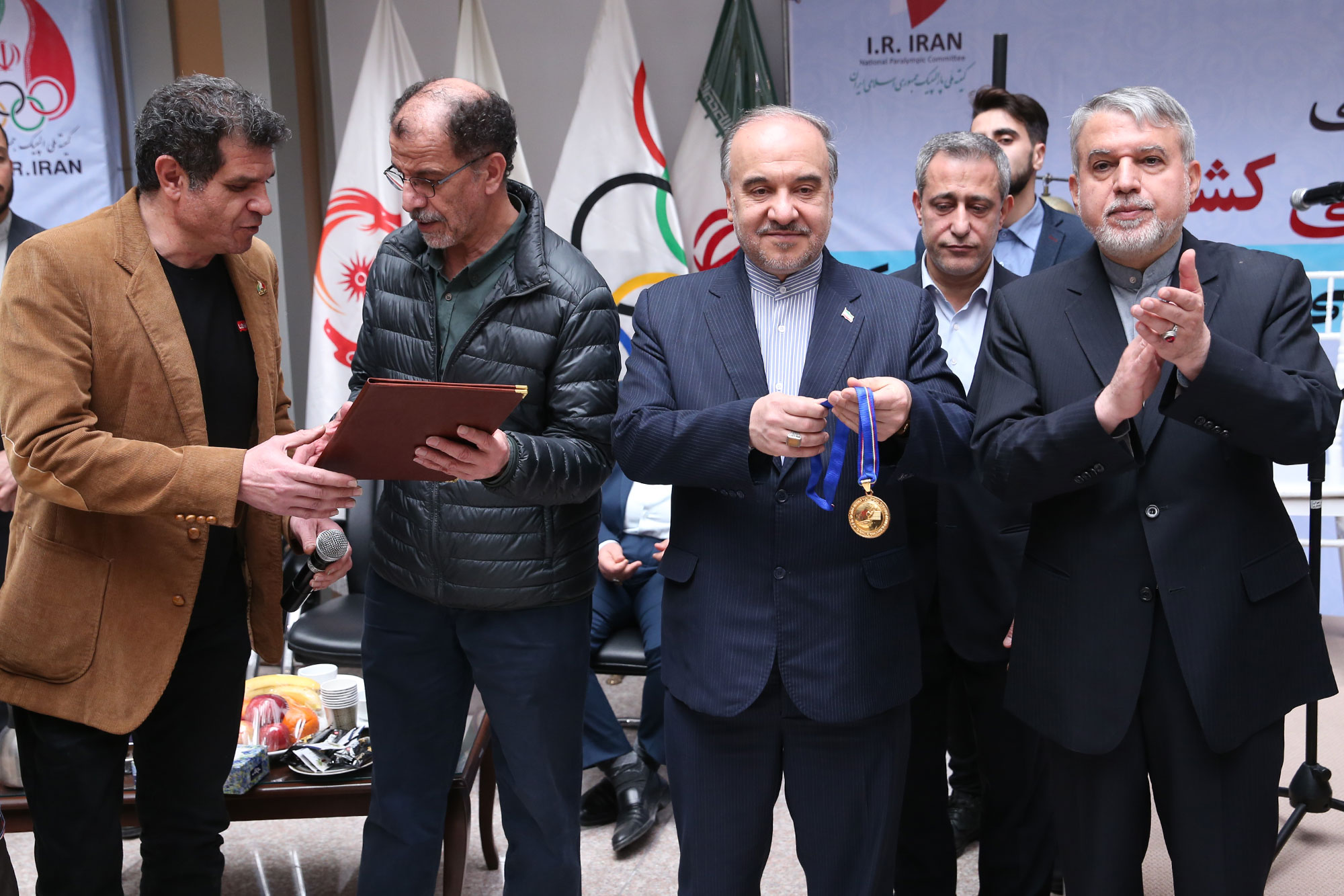 نشست صمیمی پبشکسوتان ورزشی کشور با مسئولین وزارت ورزش و کمیته ملی المپیک و پارالمپیک 27