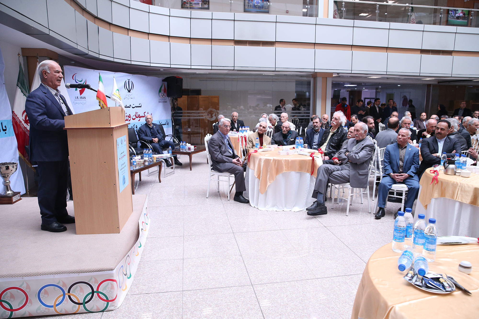 نشست صمیمی پبشکسوتان ورزشی کشور با مسئولین وزارت ورزش و کمیته ملی المپیک و پارالمپیک 34