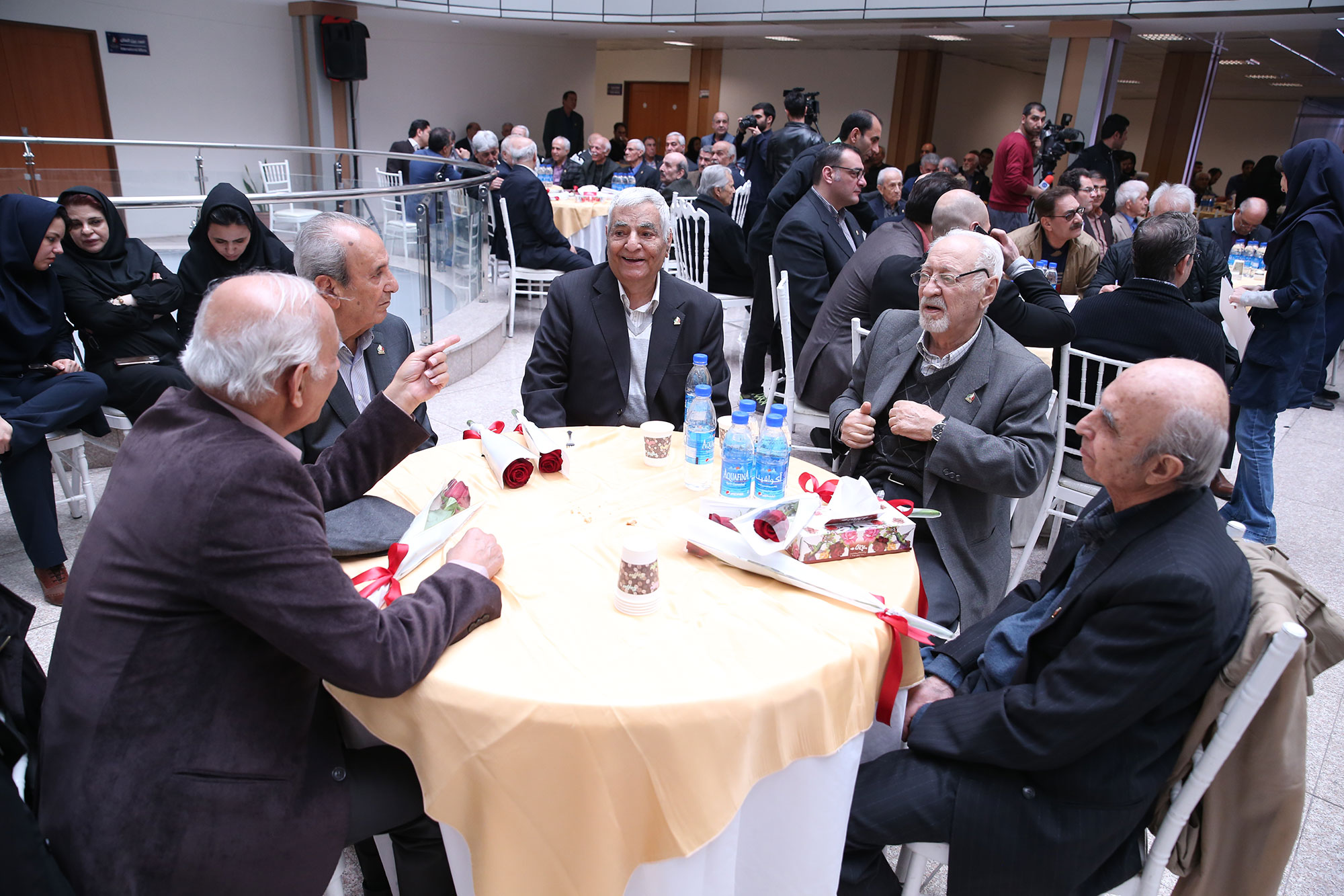 نشست صمیمی پبشکسوتان ورزشی کشور با مسئولین وزارت ورزش و کمیته ملی المپیک و پارالمپیک 37