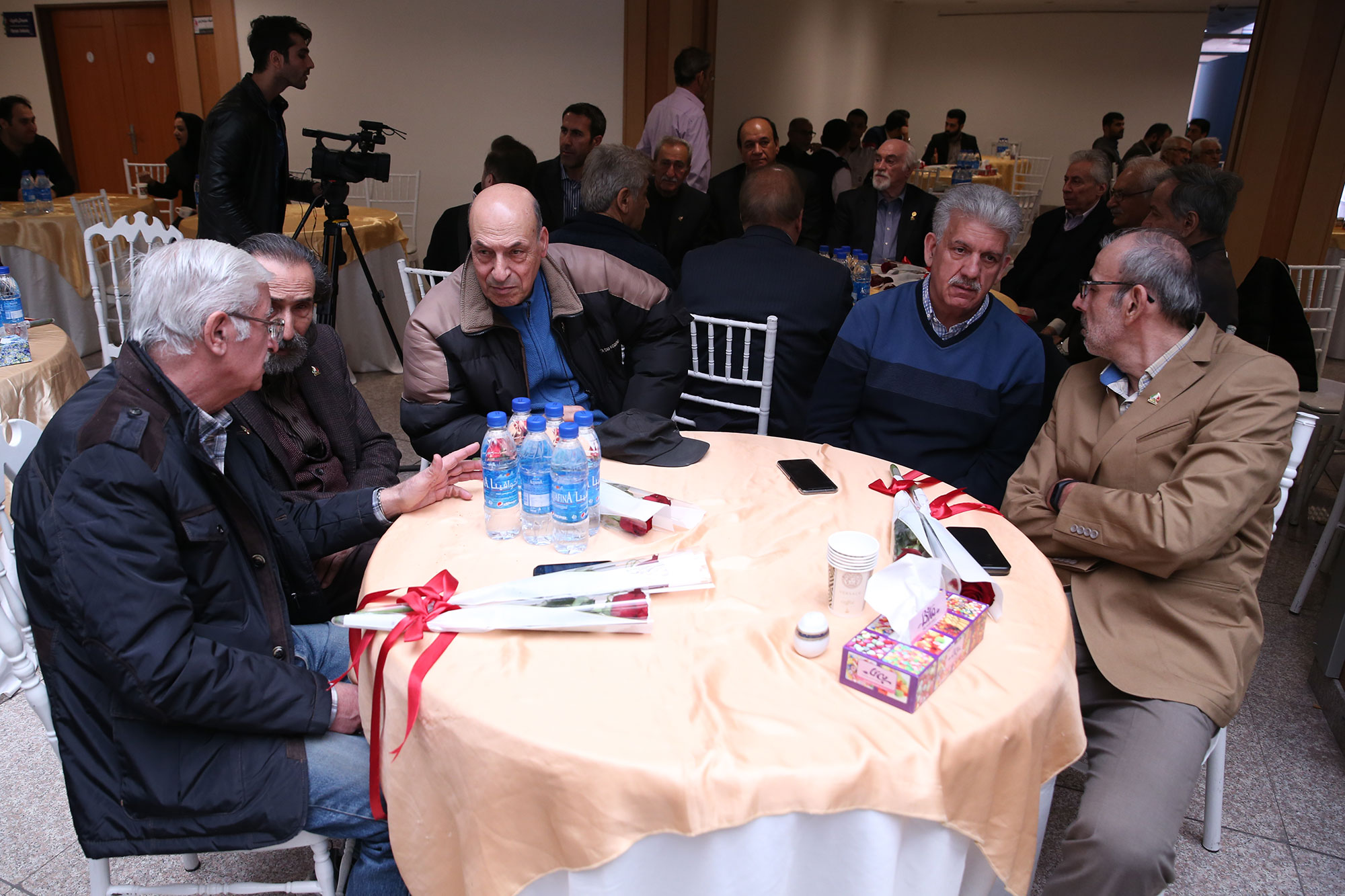 نشست صمیمی پبشکسوتان ورزشی کشور با مسئولین وزارت ورزش و کمیته ملی المپیک و پارالمپیک 40