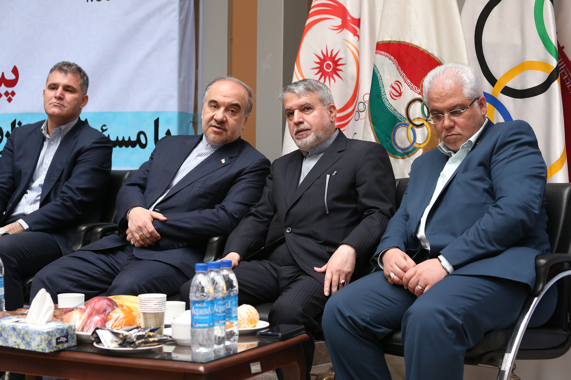 نشست صمیمی پبشکسوتان ورزشی کشور با مسئولین وزارت ورزش و کمیته ملی المپیک و پارالمپیک 48