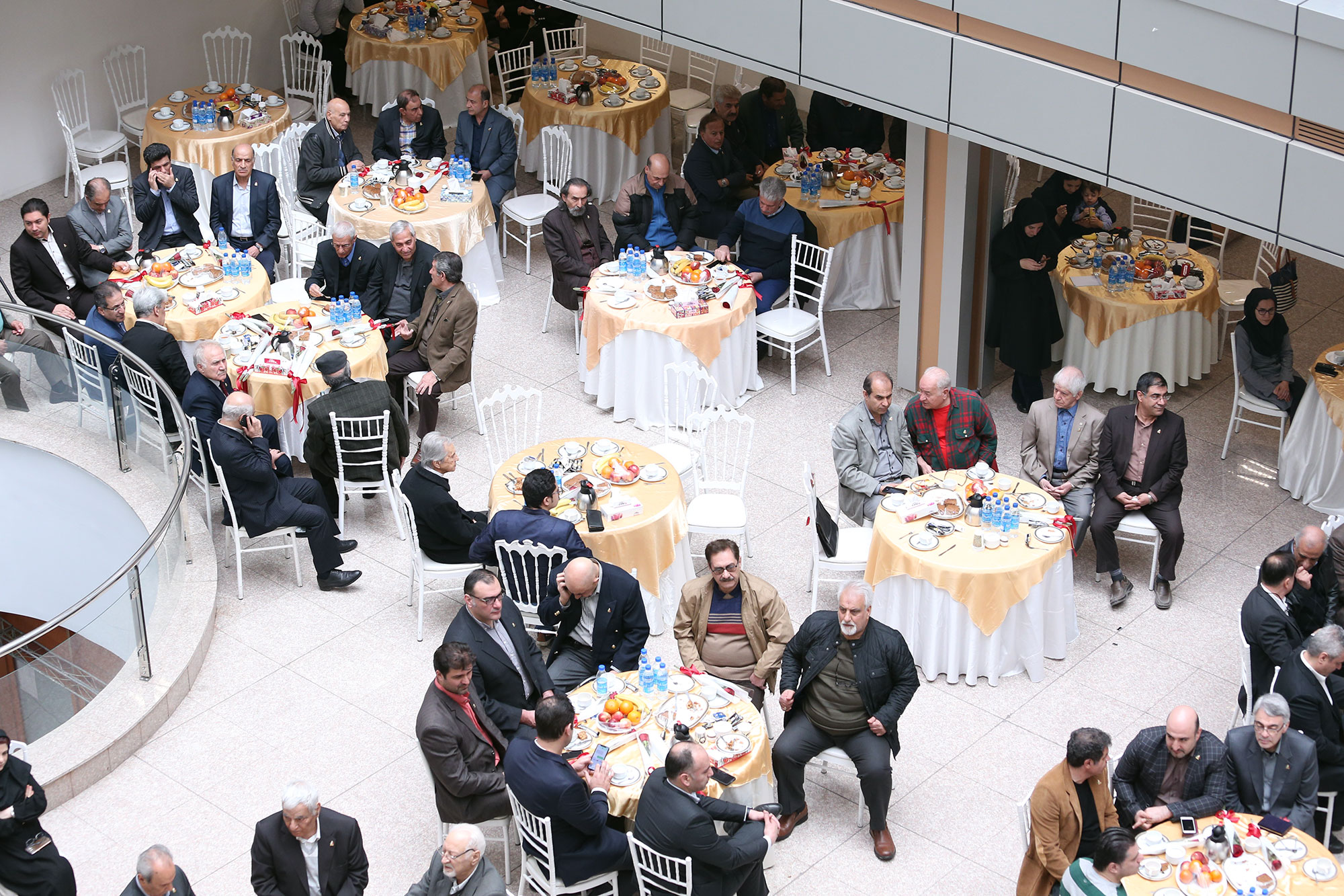 نشست صمیمی پبشکسوتان ورزشی کشور با مسئولین وزارت ورزش و کمیته ملی المپیک و پارالمپیک 60