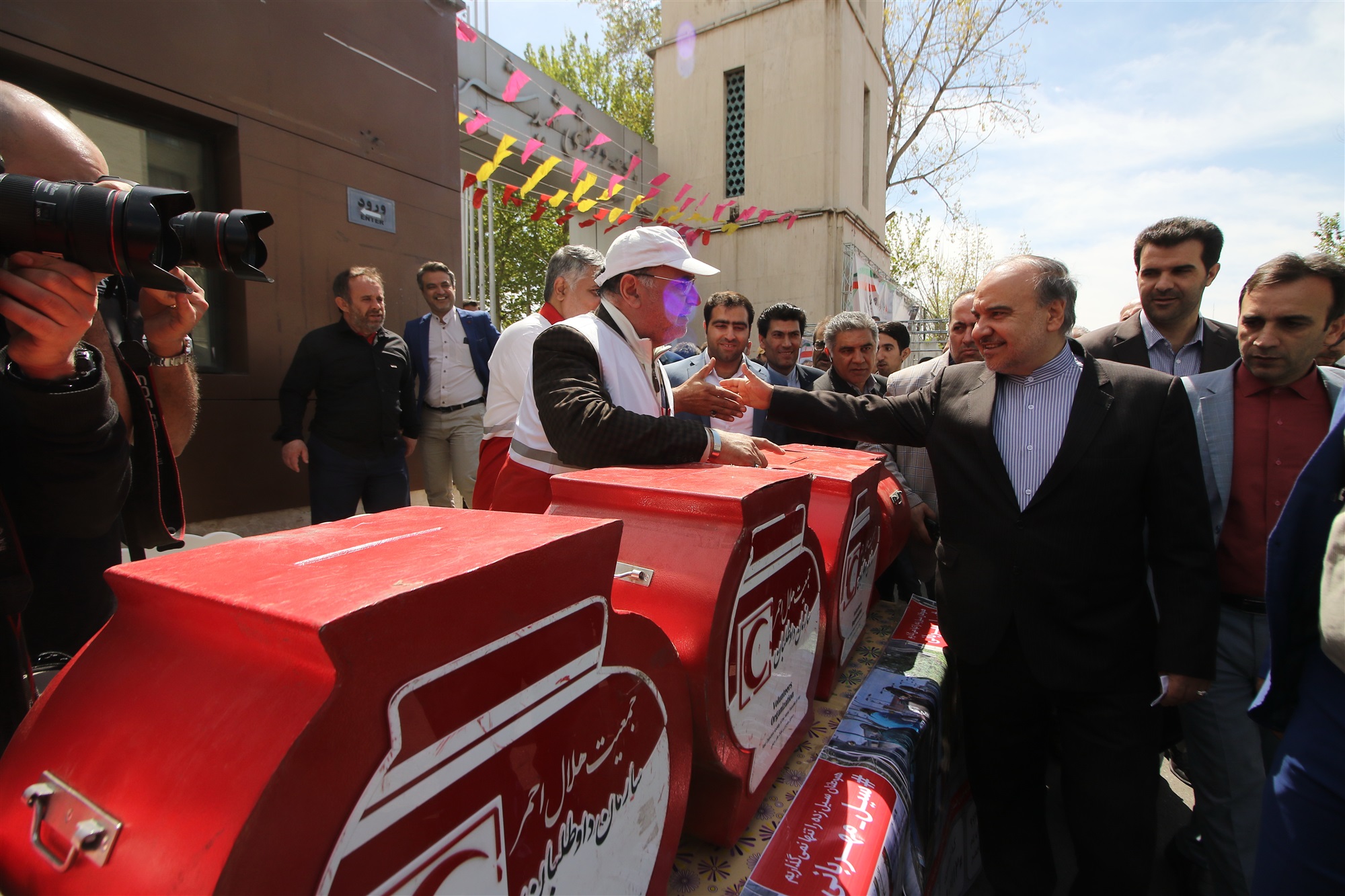 گلریزان جامعه ورزش و جوانان برای کمک به هموطنان سیل زده 12