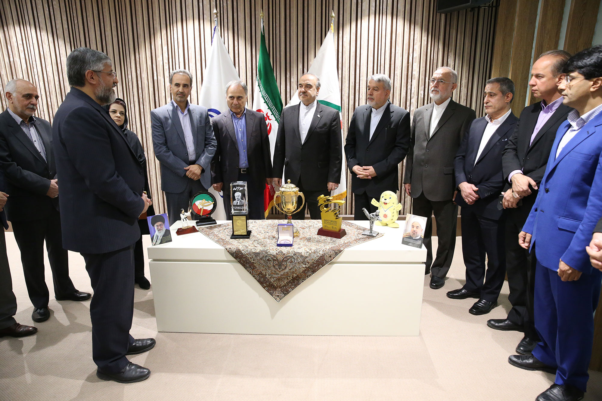 اهدا مدال و کاپ افتخارآفرینان ورزش کشور به موزه المپیک و پارالمپیک 1