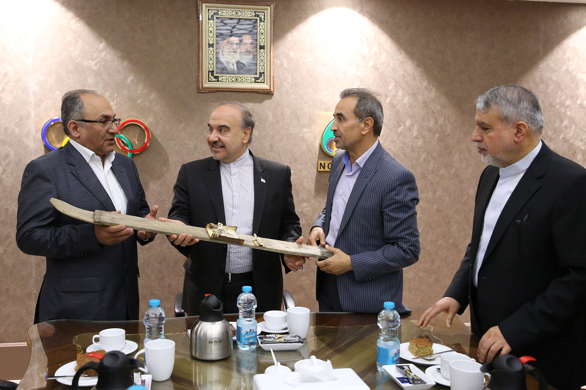 اهدا مدال و کاپ افتخارآفرینان ورزش کشور به موزه المپیک و پارالمپیک 14