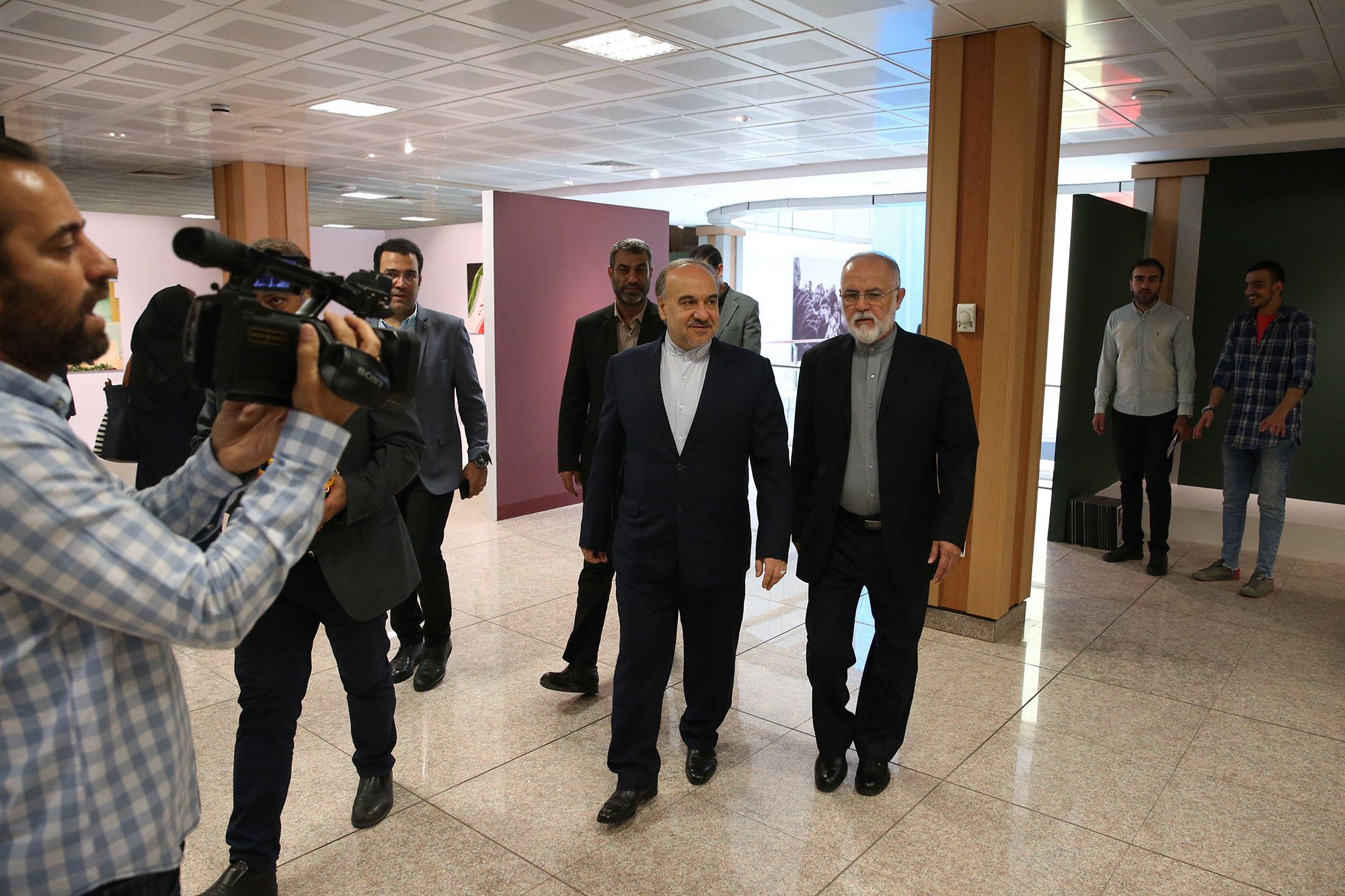 مراسم اهدا مدال و کاپ افتخارآفرینان ورزش کشور به موزه المپیک و پارالمپیک -- 2