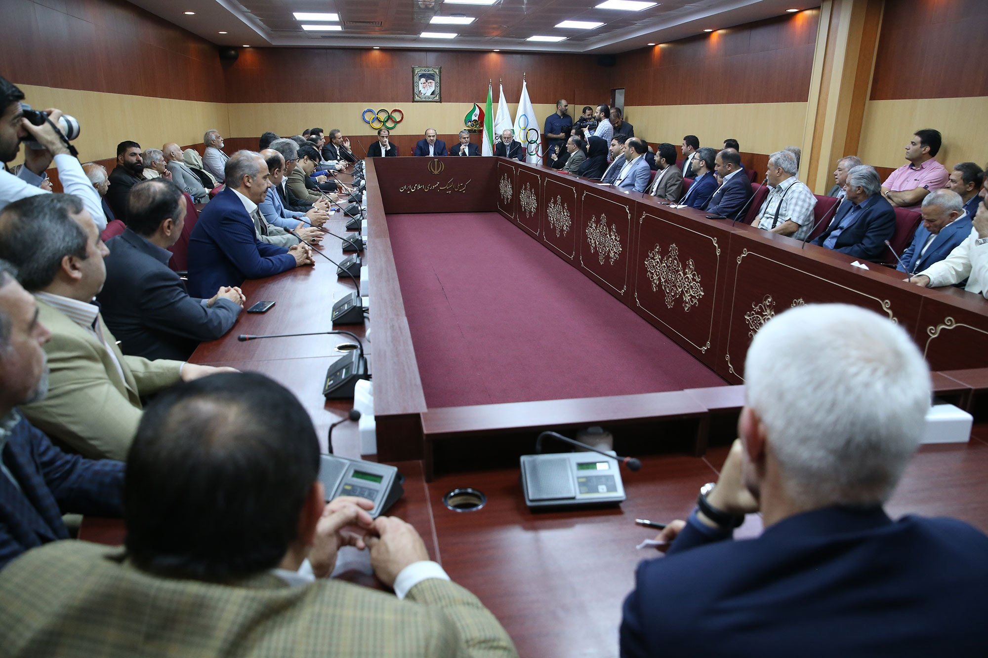 مراسم اهدا مدال و کاپ افتخارآفرینان ورزش کشور به موزه المپیک و پارالمپیک -- 3