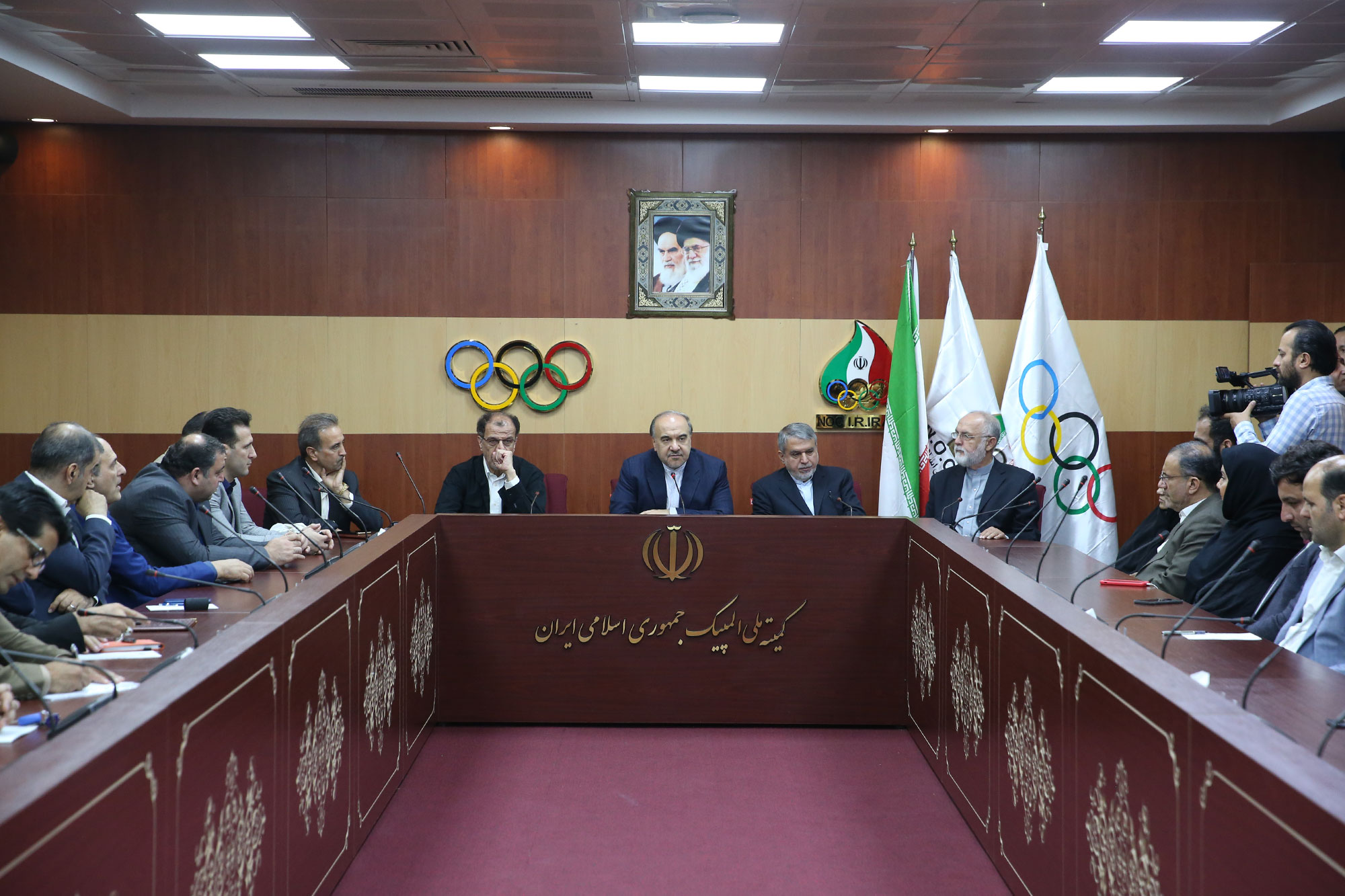 مراسم اهدا مدال و کاپ افتخارآفرینان ورزش کشور به موزه المپیک و پارالمپیک -- 4