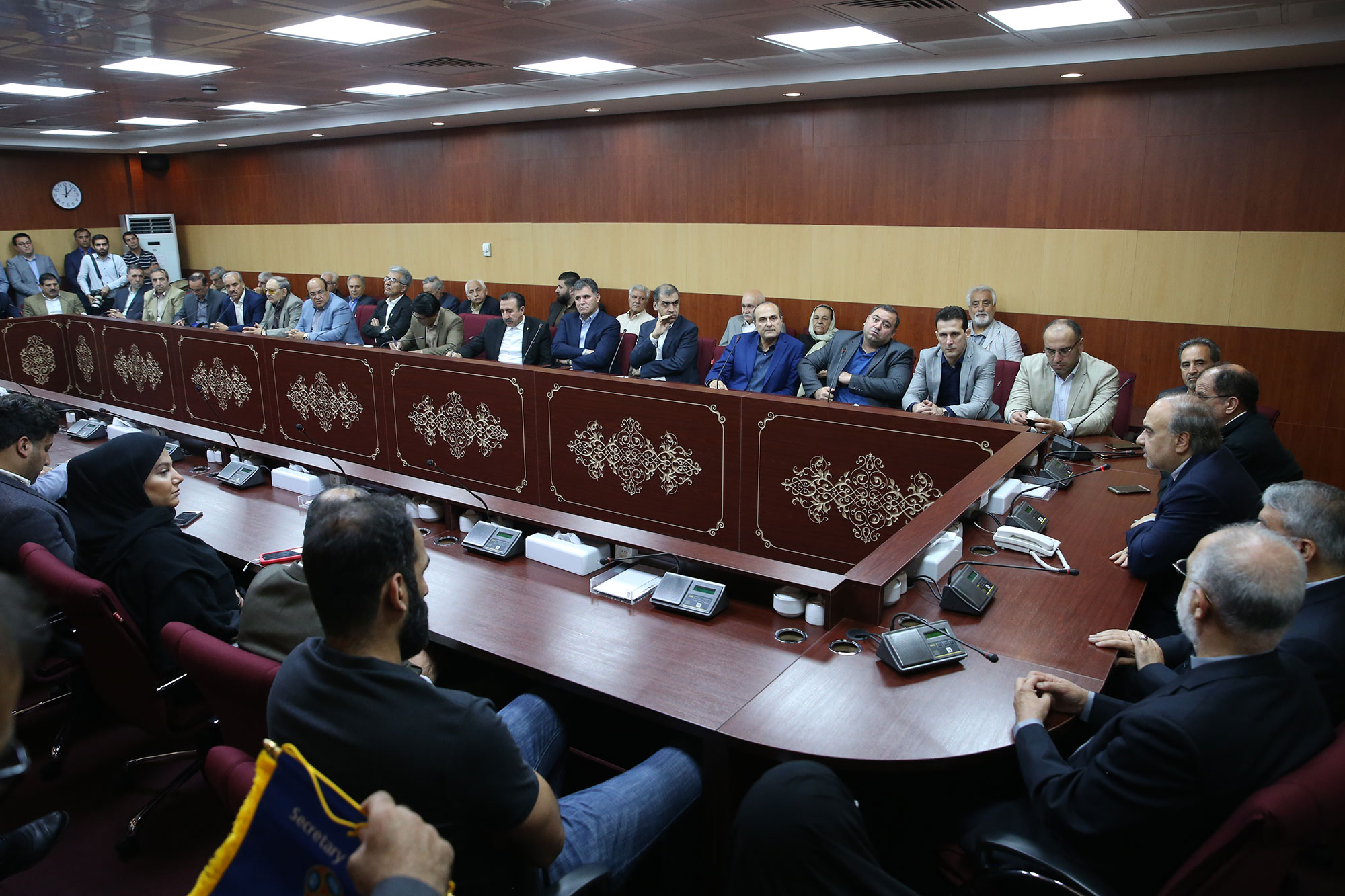 مراسم اهدا مدال و کاپ افتخارآفرینان ورزش کشور به موزه المپیک و پارالمپیک -- 5