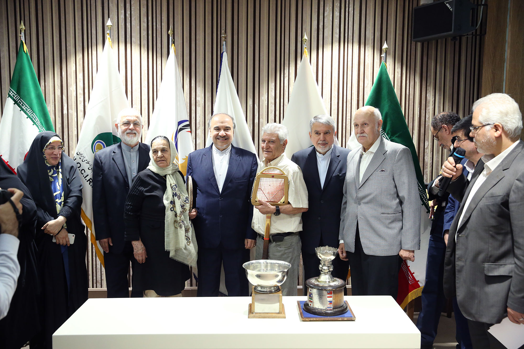 مراسم اهدا مدال و کاپ افتخارآفرینان ورزش کشور به موزه المپیک و پارالمپیک -- 21