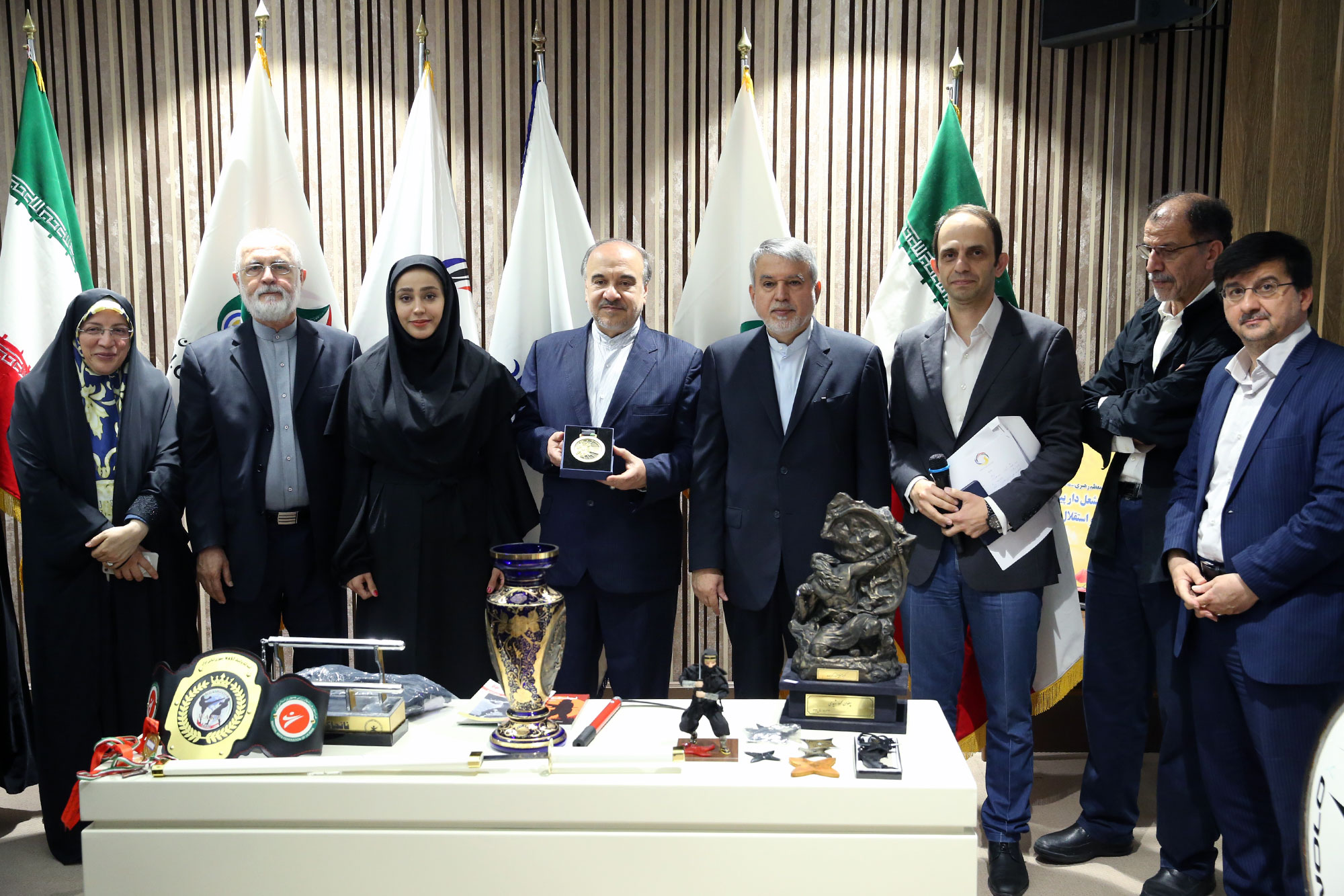 مراسم اهدا مدال و کاپ افتخارآفرینان ورزش کشور به موزه المپیک و پارالمپیک -- 29