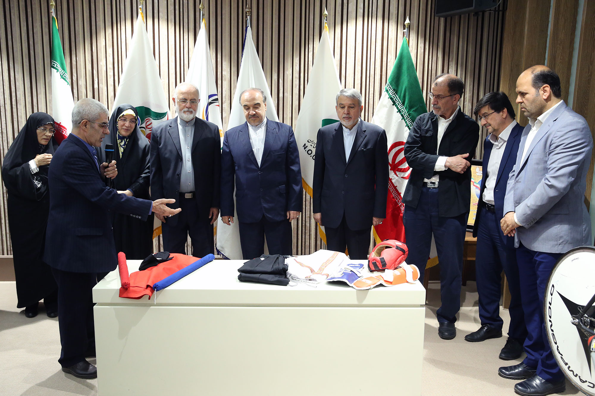 مراسم اهدا مدال و کاپ افتخارآفرینان ورزش کشور به موزه المپیک و پارالمپیک -- 31