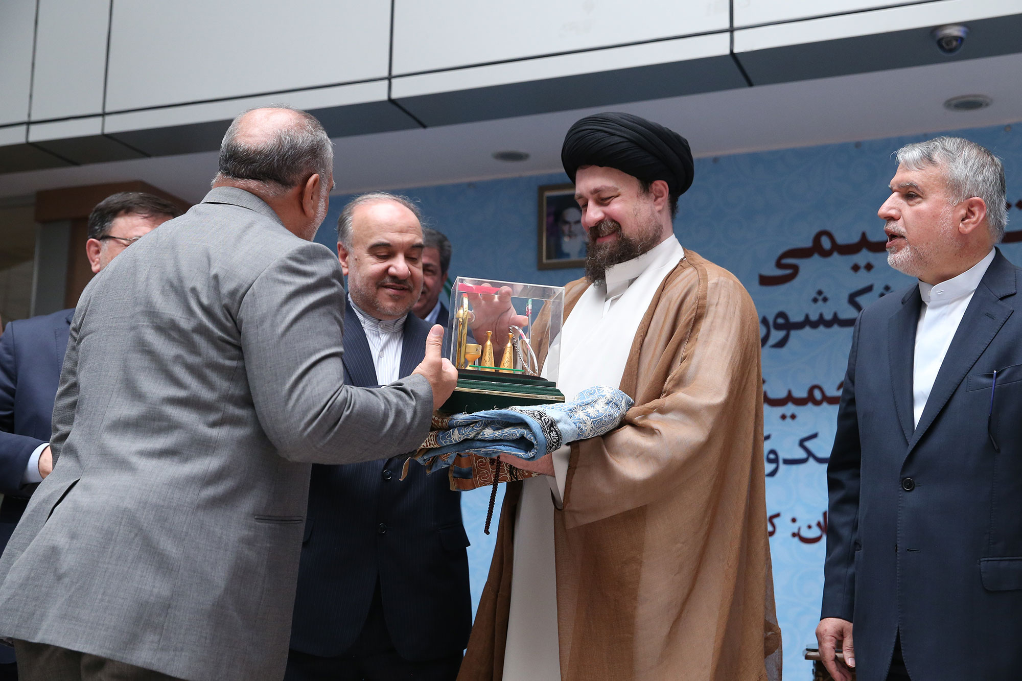 نشست صمیمی پبشکسوتان ورزشی کشور با آیت الله سید حسن خمینی،مسوولان وزارت ورزش و جوانان و کمیته ملی المپیک و پارالمپیک 9