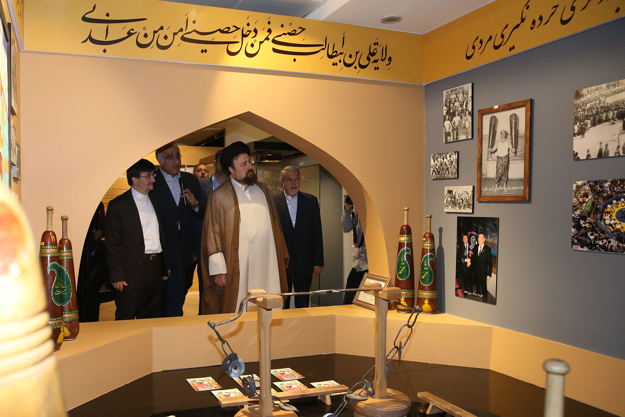 نشست صمیمی پبشکسوتان ورزشی کشور با آیت الله سید حسن خمینی،مسوولان وزارت ورزش و جوانان و کمیته ملی المپیک و پارالمپیک 28