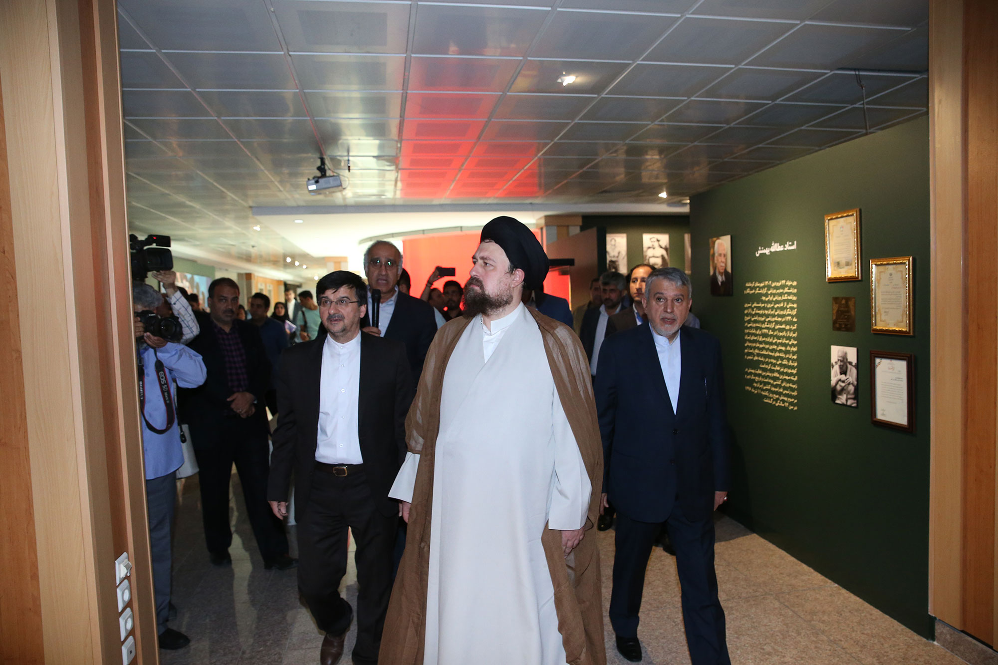 نشست صمیمی پبشکسوتان ورزشی کشور با آیت الله سید حسن خمینی،مسوولان وزارت ورزش و جوانان و کمیته ملی المپیک و پارالمپیک 34