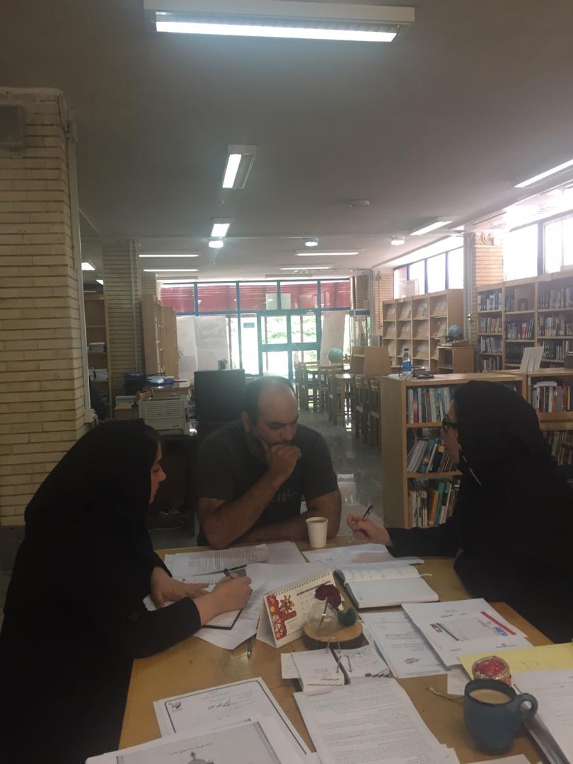 جلسه با آقای تبریز جهت تهیه ویدیو کلیپ تاریخ شفاهی