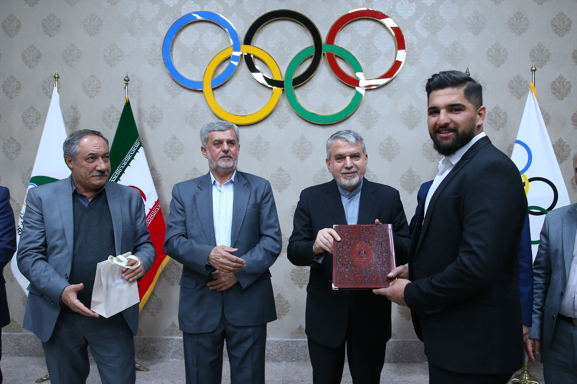 مراسم بدرقه کاروان ورزشی ایران به بازیهای المپیک زمستانی جوانان لوزان 13