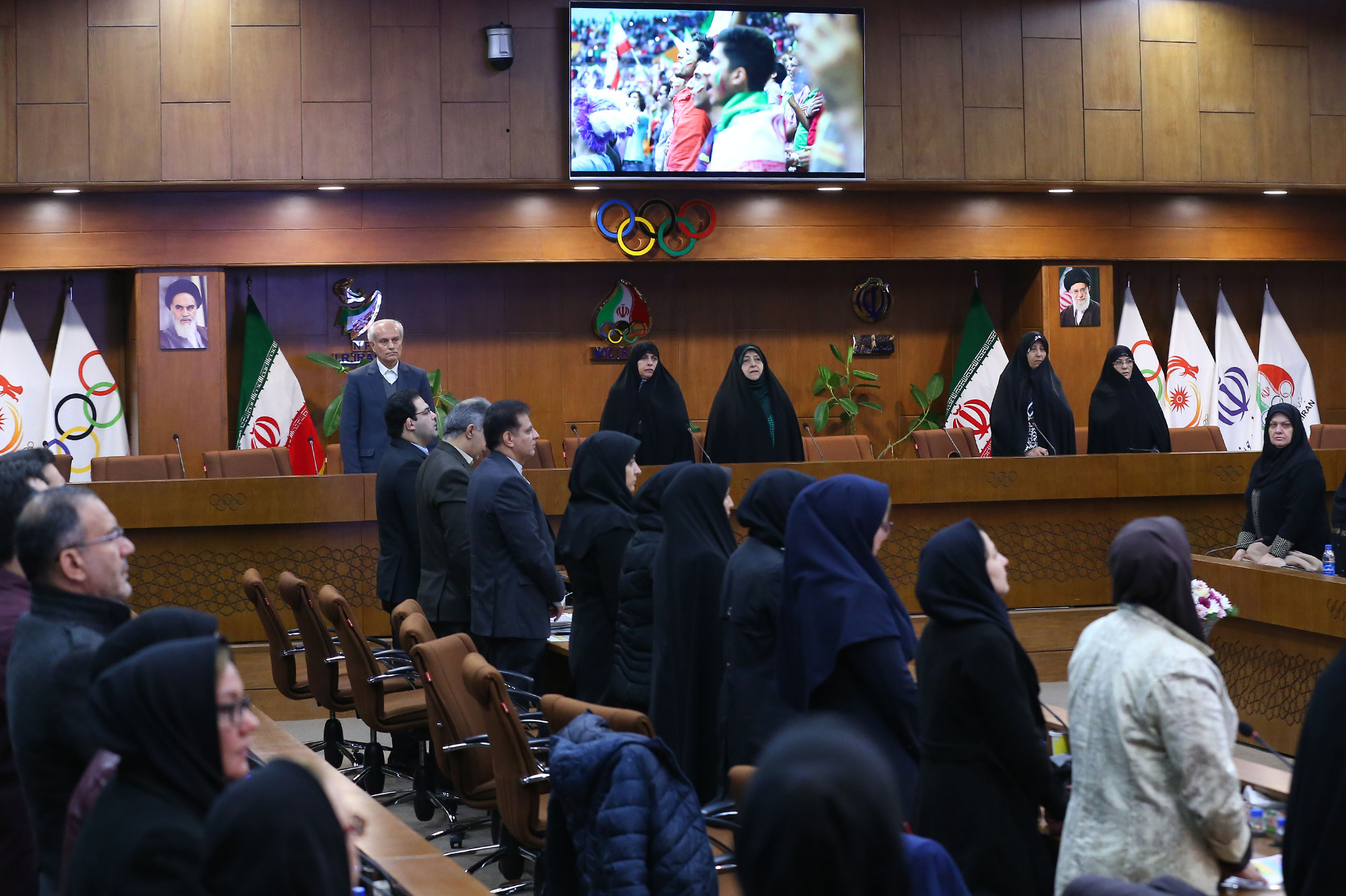 همایش ملی زن و ورزش- فرصت ها و چالش ها 1