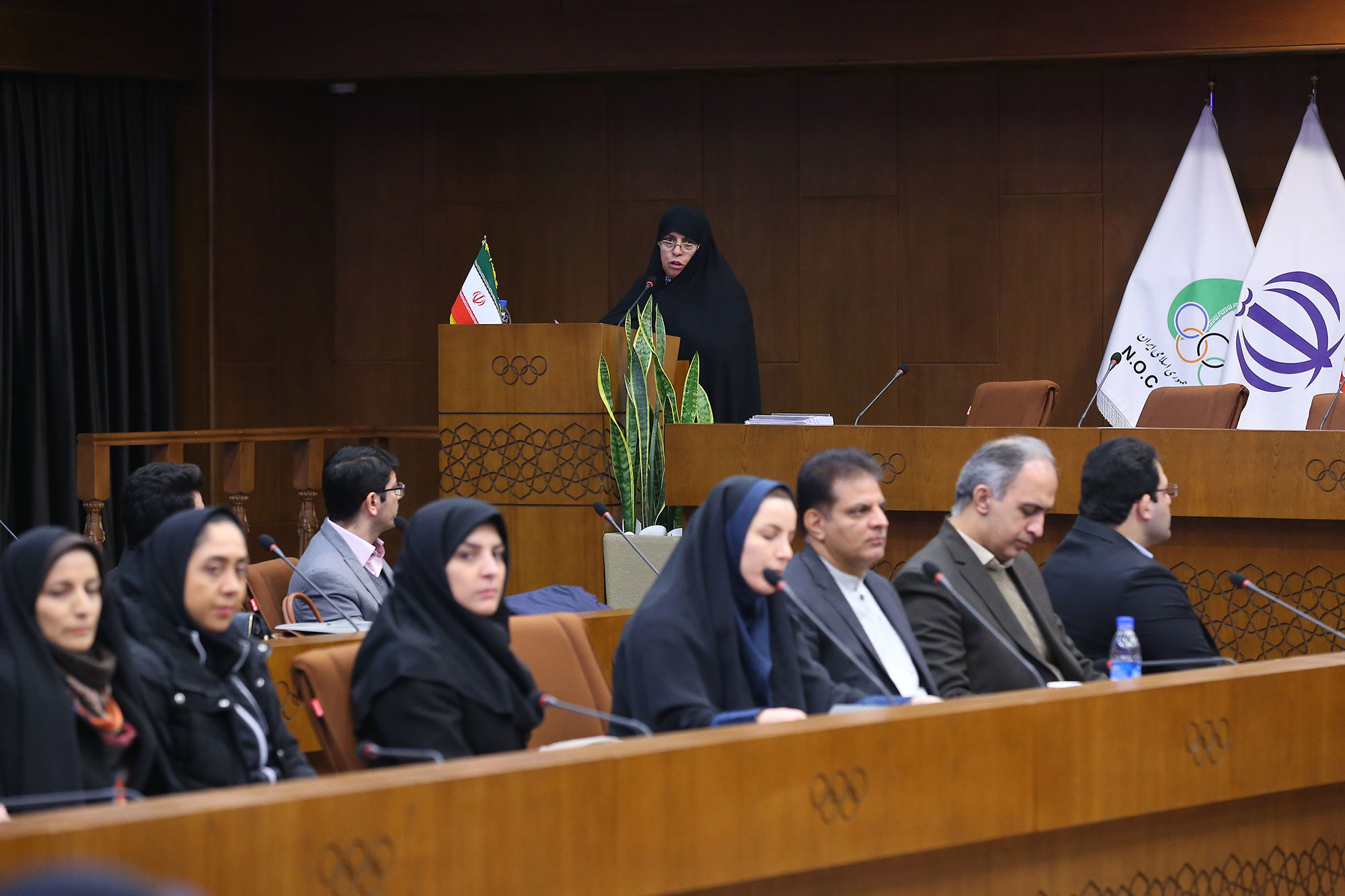 همایش ملی زن و ورزش- فرصت ها و چالش ها 3