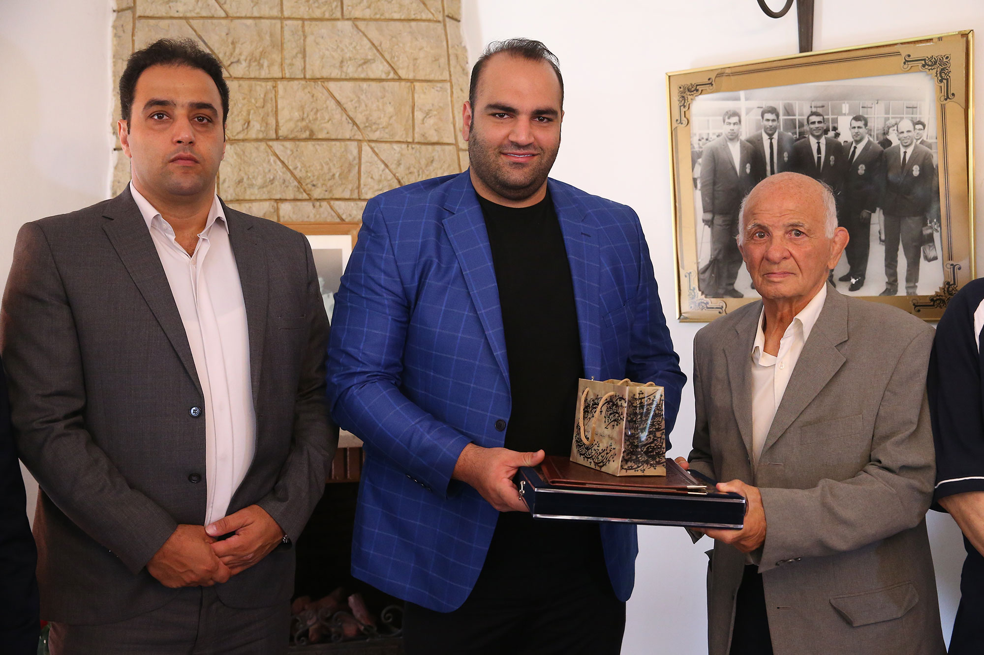 نصب تابلوهای افتخار قهرمانان المپیک استان مازندران 7