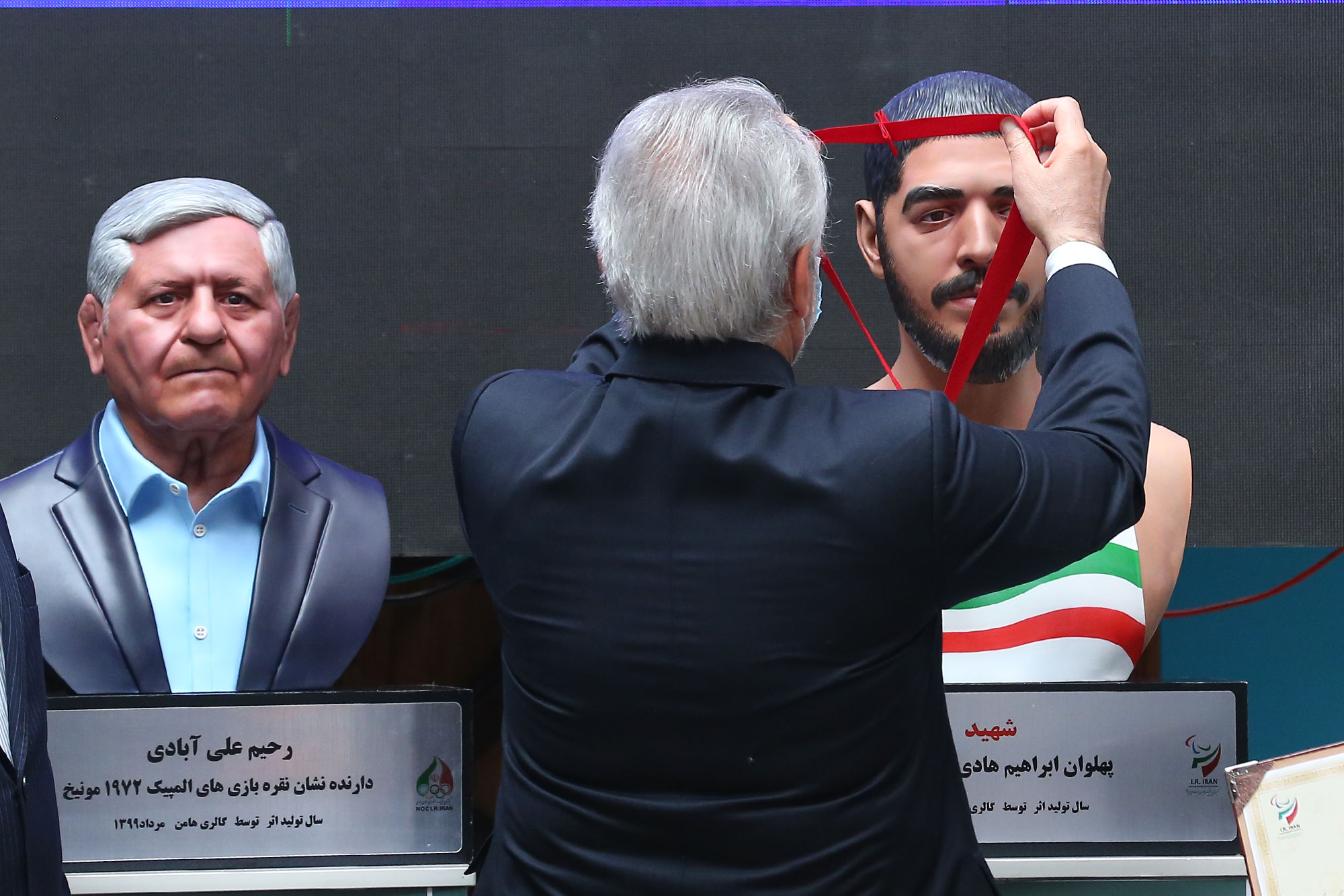 آیین رونمایی از تندیس مدال آوران المپیک و پارالمپیک 36