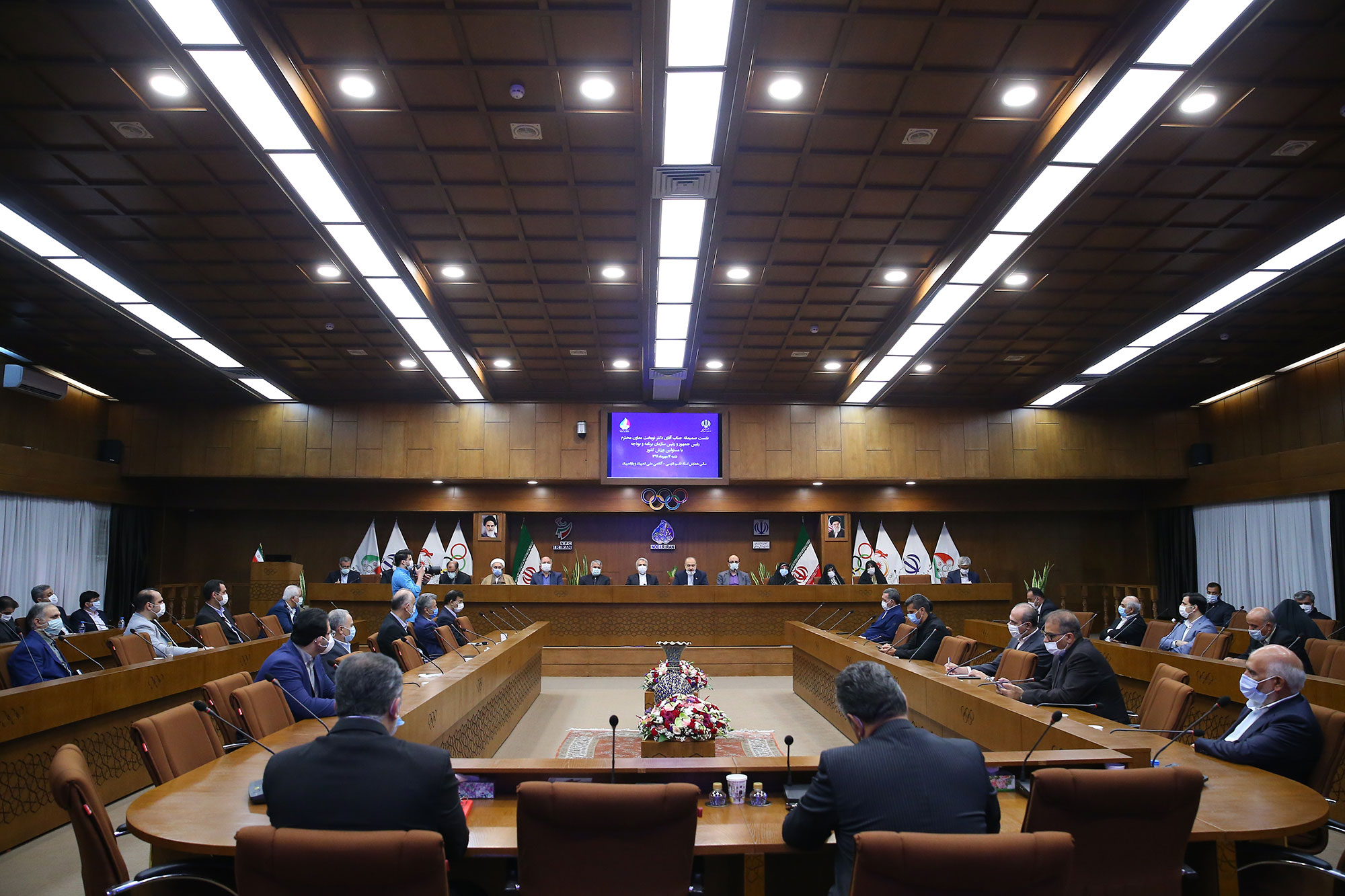 نشست صمیمانه دکتر نوبخت با مسئولین ورزش کشور 8