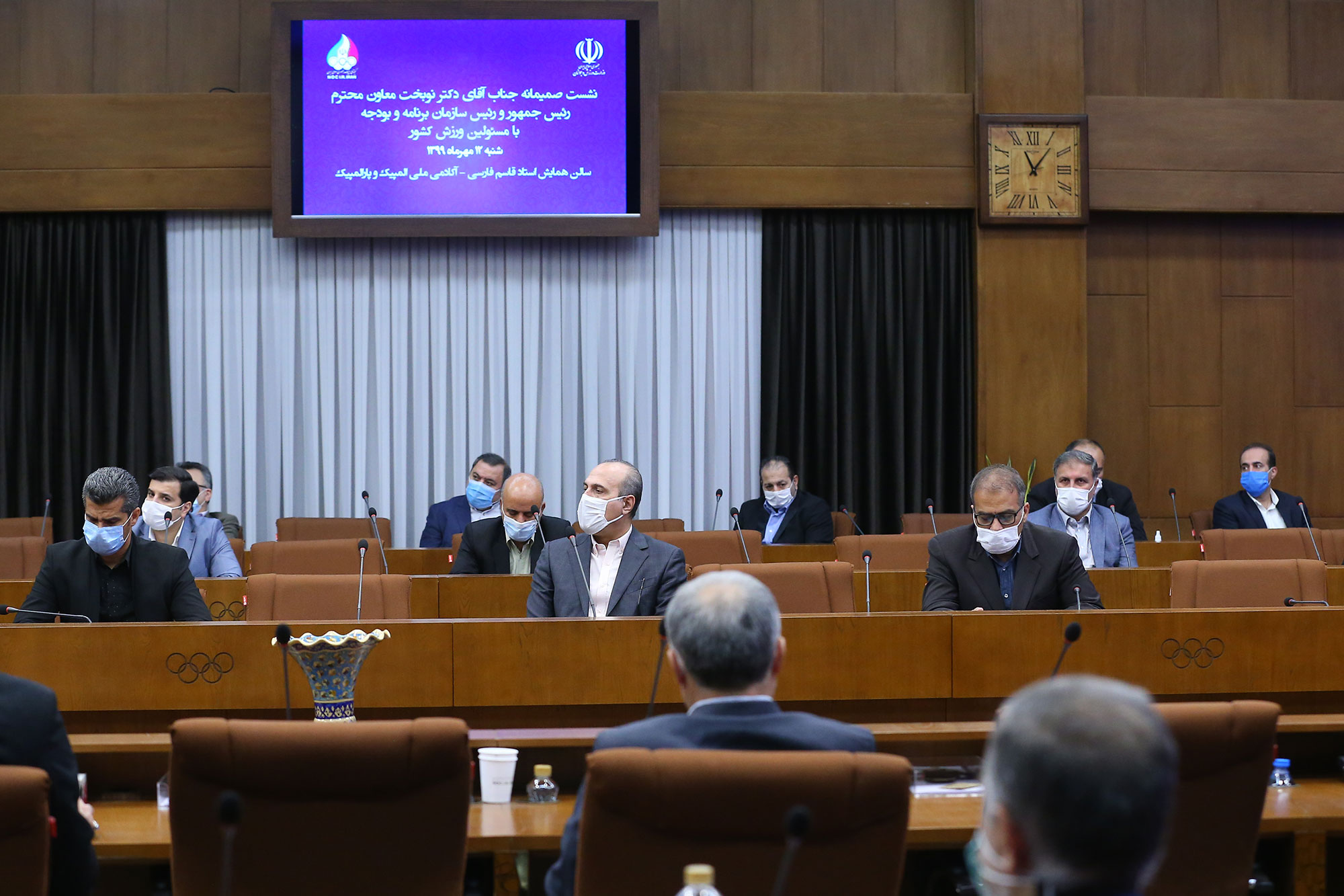 نشست صمیمانه دکتر نوبخت با مسئولین ورزش کشور 23