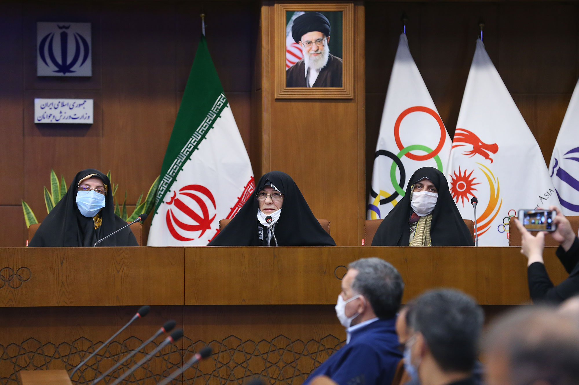 نشست صمیمانه دکتر نوبخت با مسئولین ورزش کشور 27