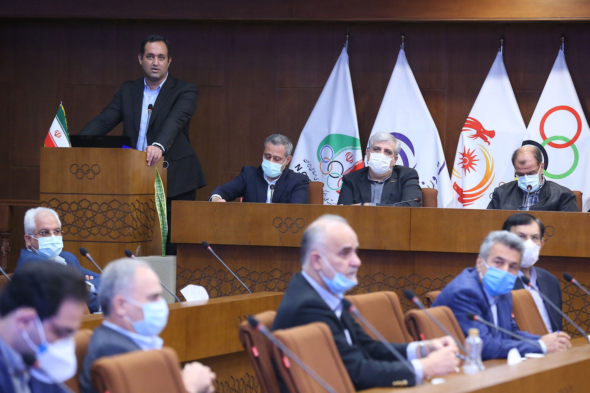 نشست صمیمانه دکتر نوبخت با مسئولین ورزش کشور 30