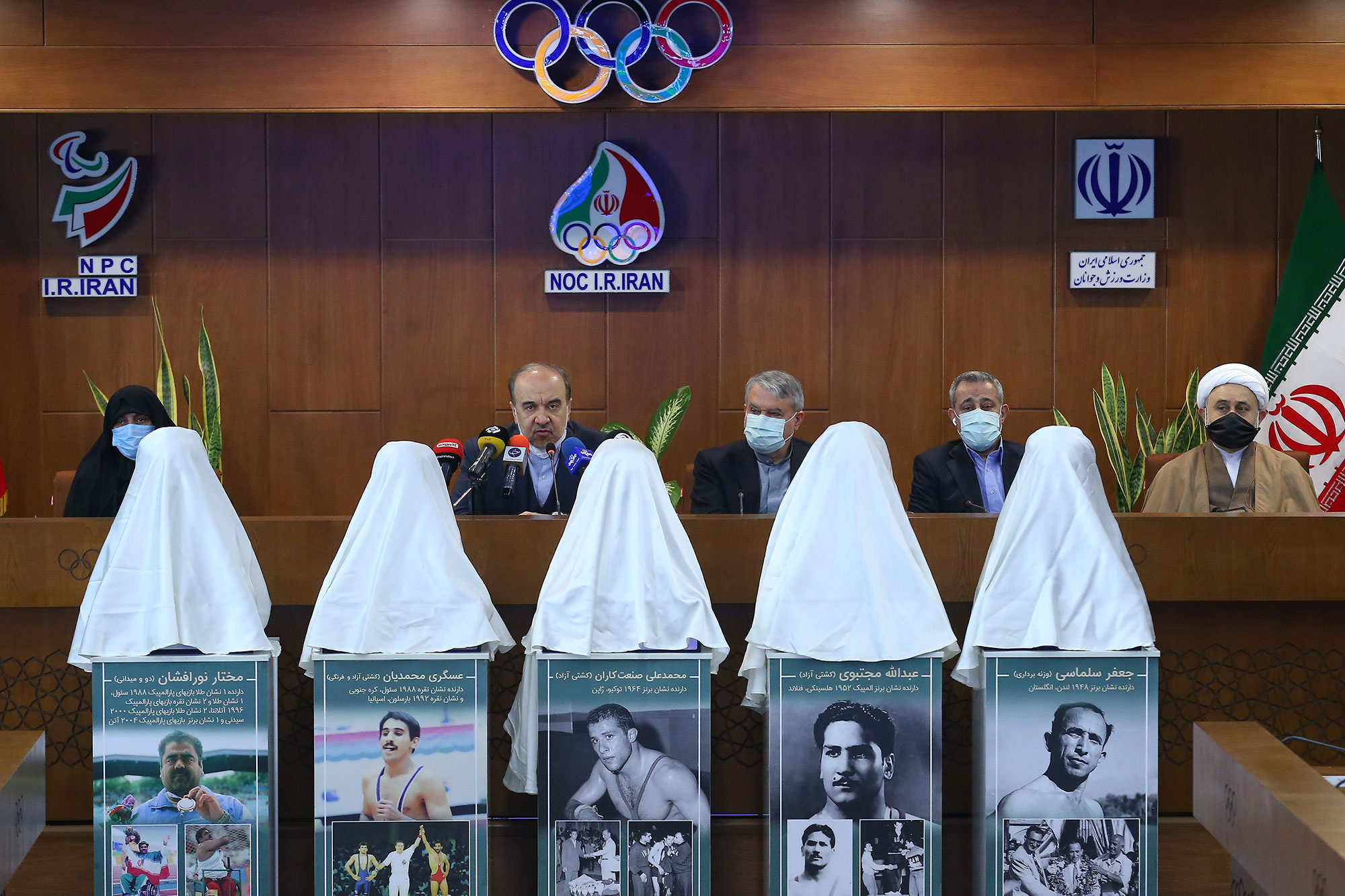 مراسم رونمایی از تندیس قهرمانان ورزش کشور 21