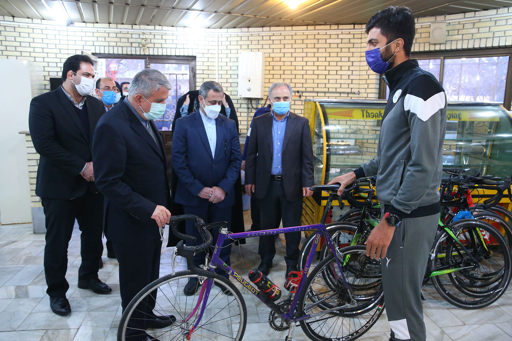 بازدید مسئولین کمیته ملی المپیک از فدراسیون های اسکیت، وزنه برداری، بسکتبال، ووشو و ورزش های سه گانه 76