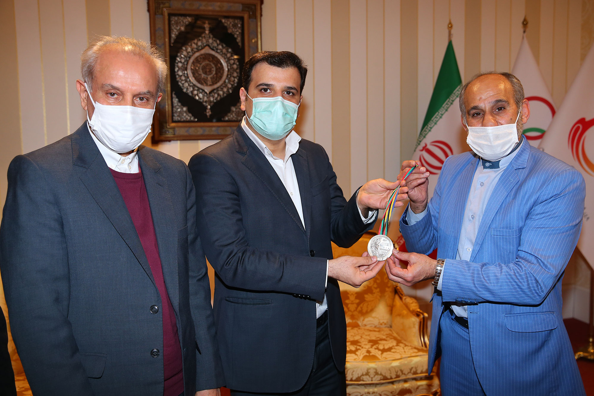 اهدا مدال نقره عسگری محمدیان در المپیک بارسلون به موزه ملی ورزش، المپیک و پارالمپیک  8