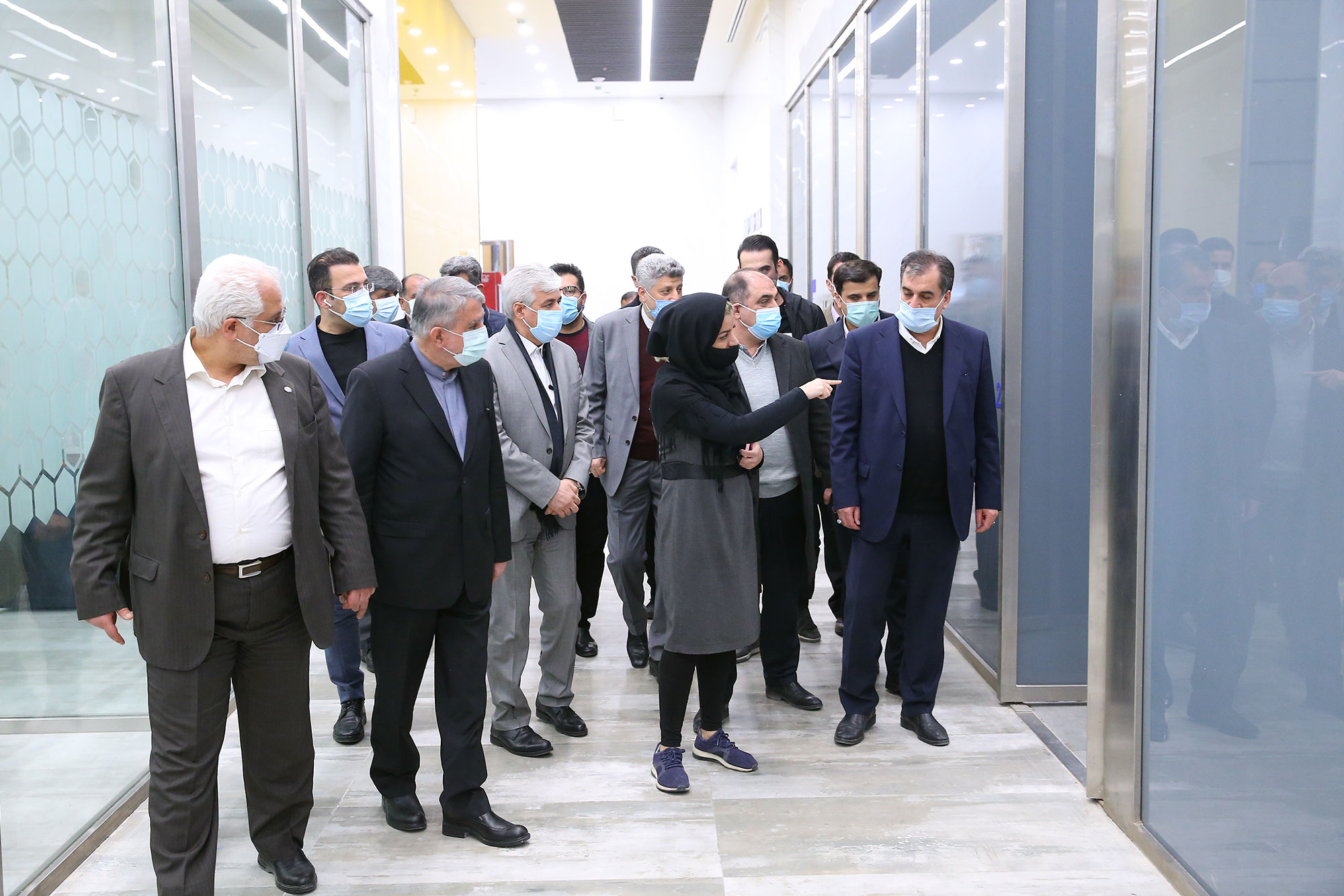 بازدید از تیم ملی هاکی روی یخ و افتتاح سالن بولینگ بازار بزرگ ایران 1