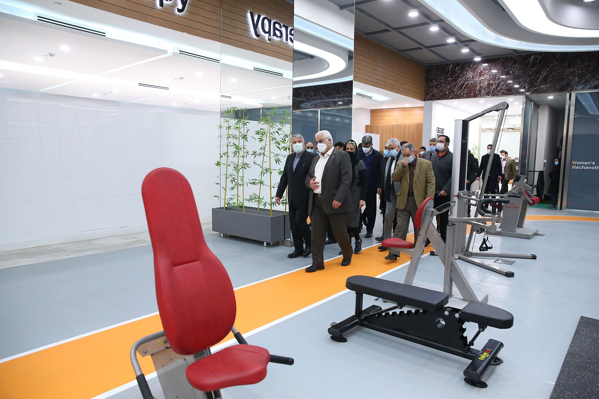 بازدید از تیم ملی هاکی روی یخ و افتتاح سالن بولینگ بازار بزرگ ایران 2