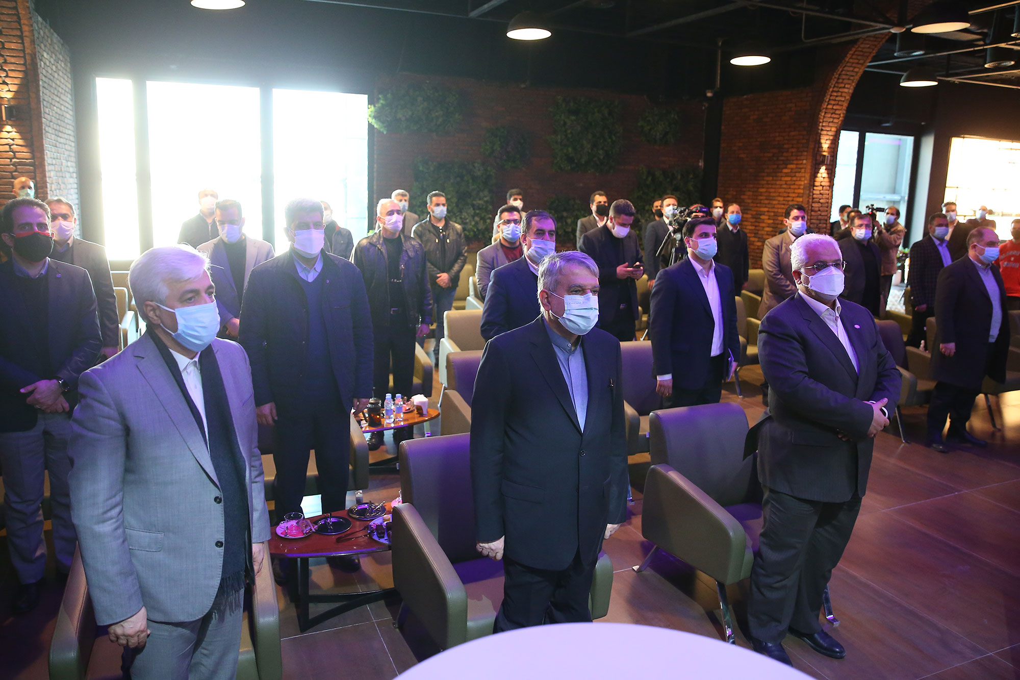 بازدید از تیم ملی هاکی روی یخ و افتتاح سالن بولینگ بازار بزرگ ایران 10