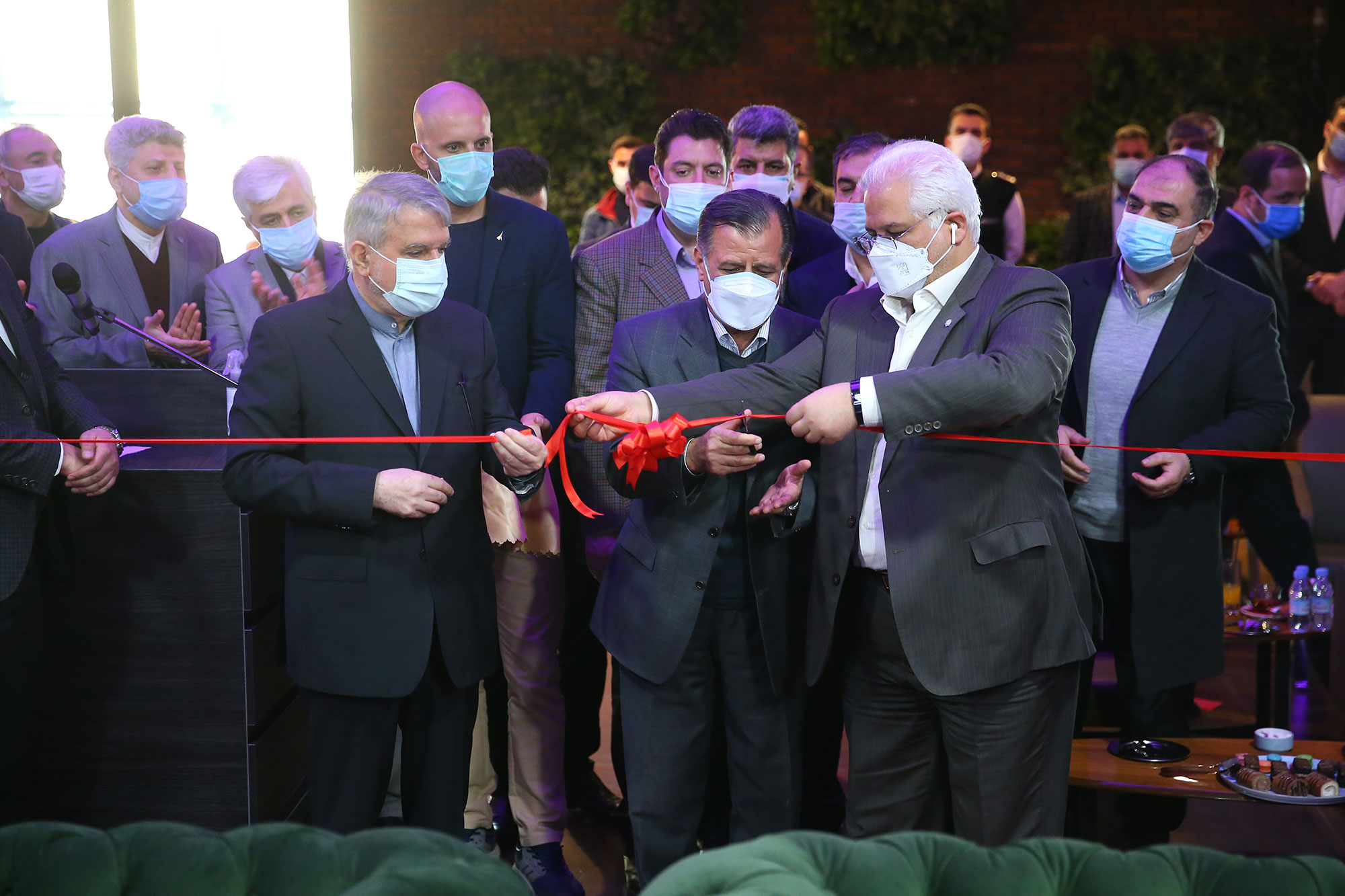 بازدید از تیم ملی هاکی روی یخ و افتتاح سالن بولینگ بازار بزرگ ایران 12