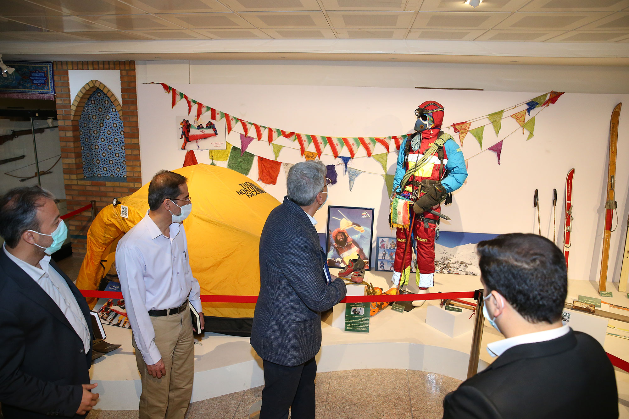 بازدید ریاست دانشگاه علوم تحقیقات و فناوری از موزه ملی ورزش و امضا تفاهم نامه همکاری با کمیته ملی المپیک 5