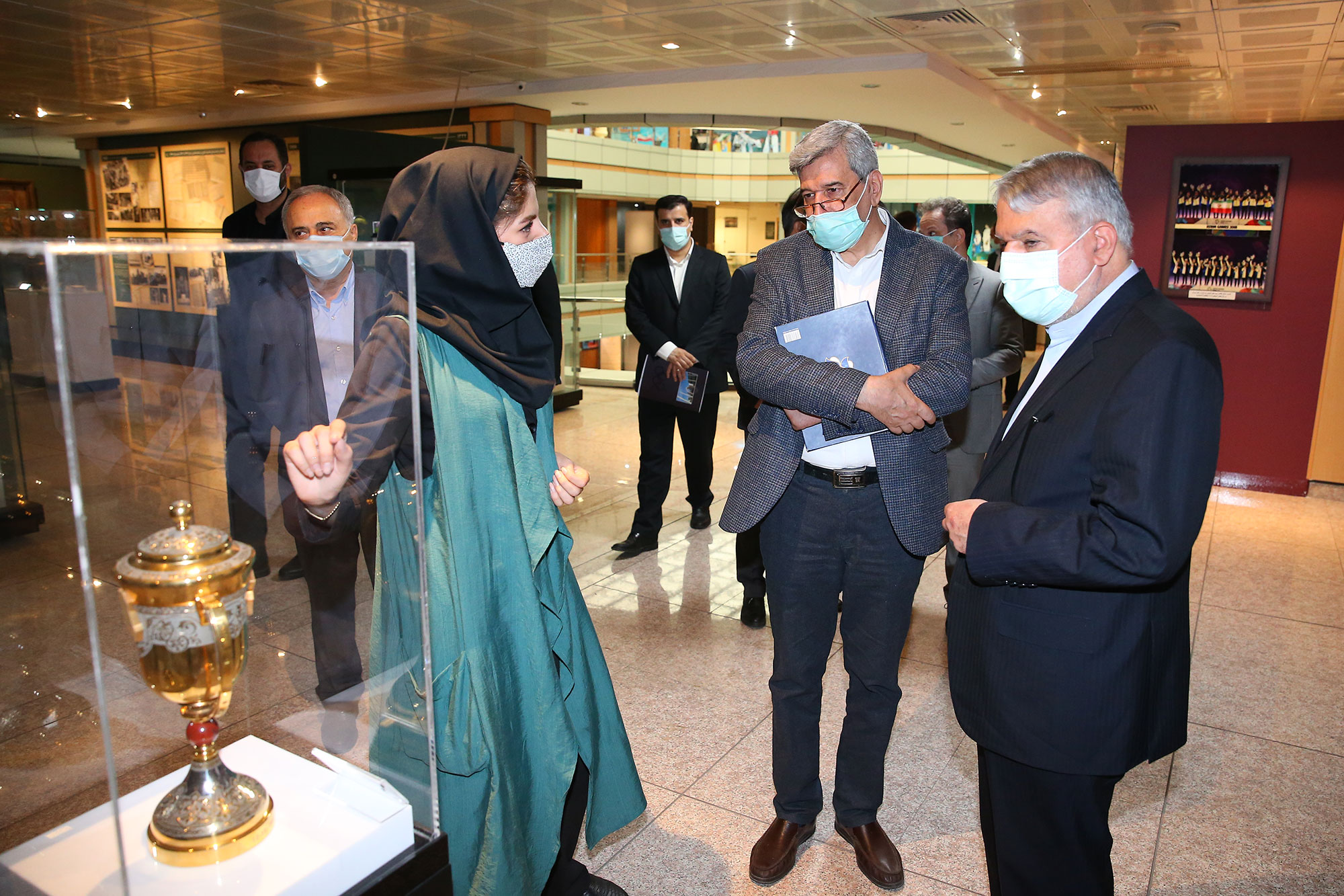 بازدید ریاست دانشگاه علوم تحقیقات و فناوری از موزه ملی ورزش و امضا تفاهم نامه همکاری با کمیته ملی المپیک 10