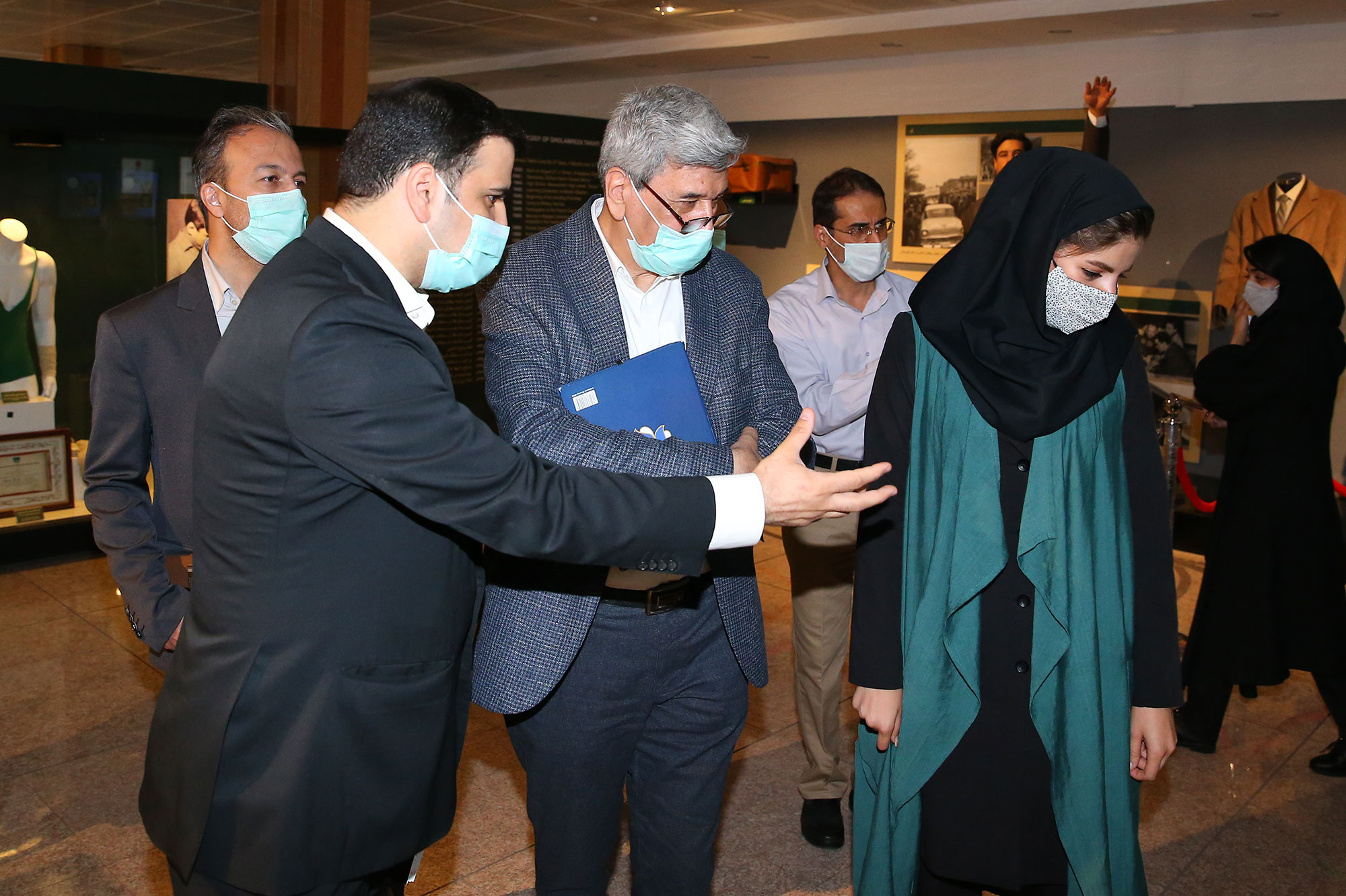 بازدید ریاست دانشگاه علوم تحقیقات و فناوری از موزه ملی ورزش و امضا تفاهم نامه همکاری با کمیته ملی المپیک 13