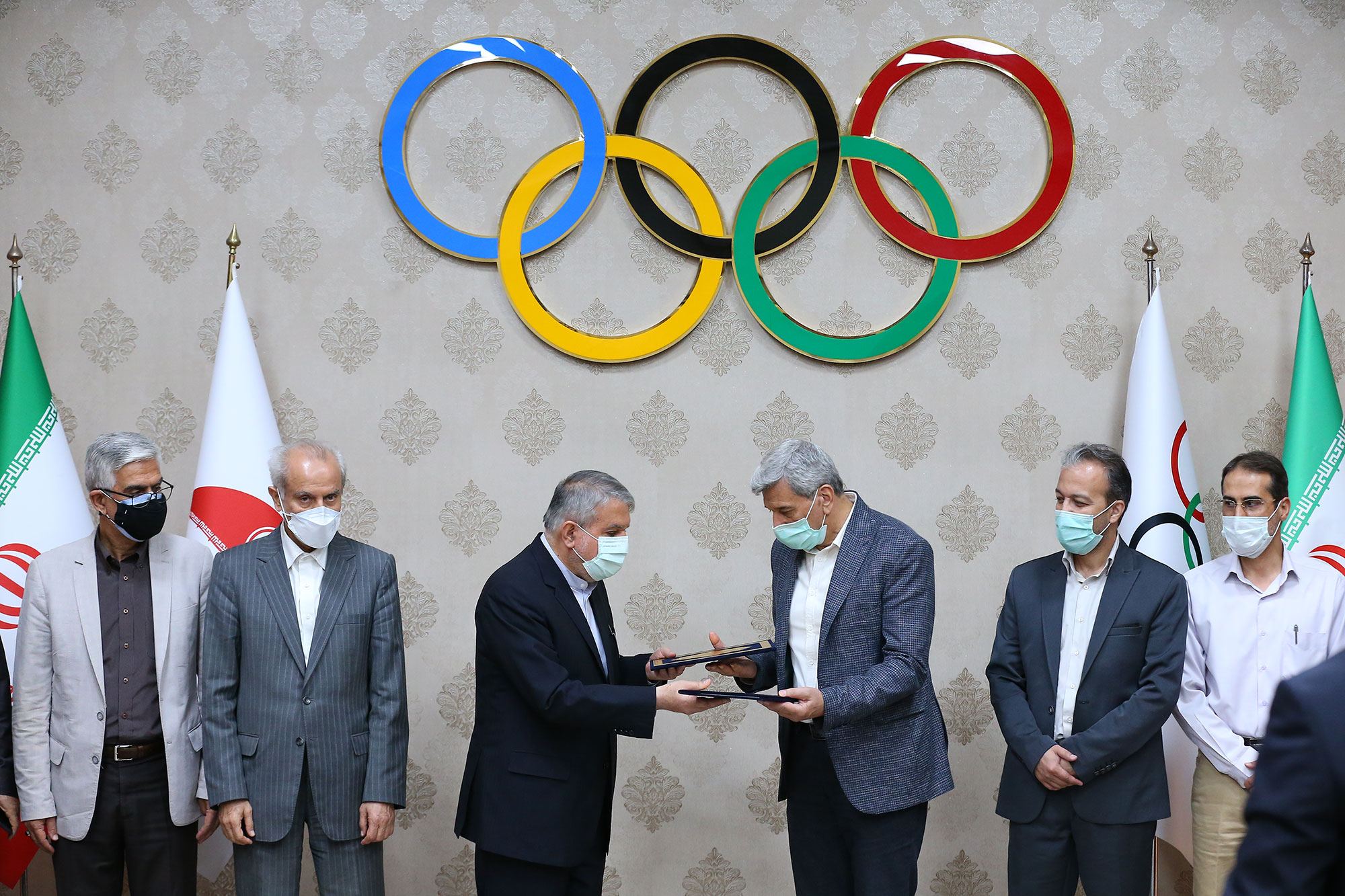 بازدید ریاست دانشگاه علوم تحقیقات و فناوری از موزه ملی ورزش و امضا تفاهم نامه همکاری با کمیته ملی المپیک 25