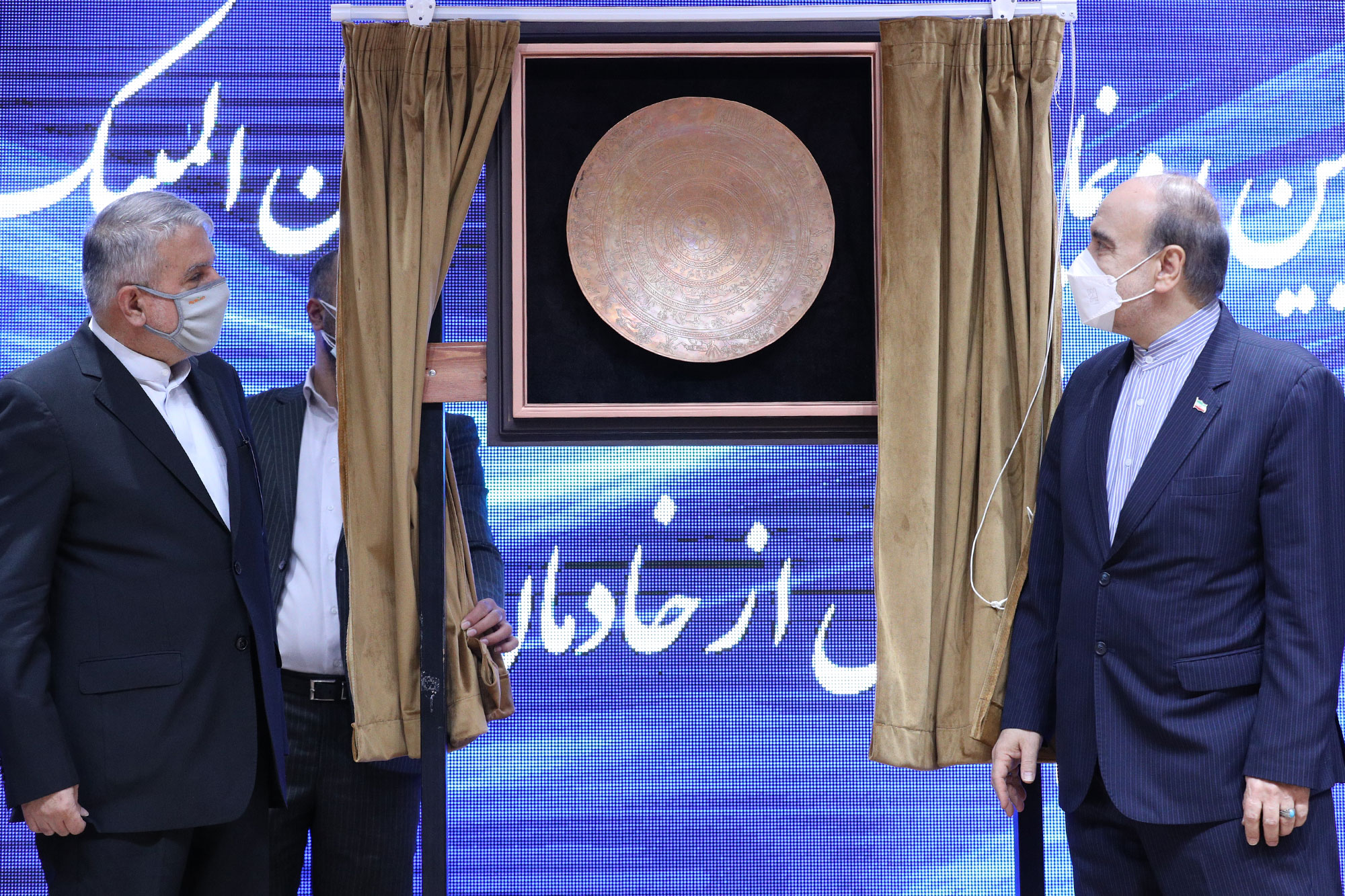 مراسم رونمایی از تمبر و نماد کاروان ورزشی ایران در المپیک توکیو 9