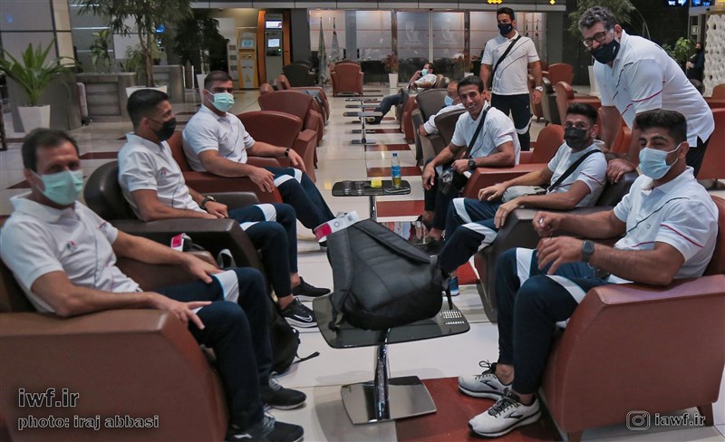 فرنگی کاران در فرودگاه