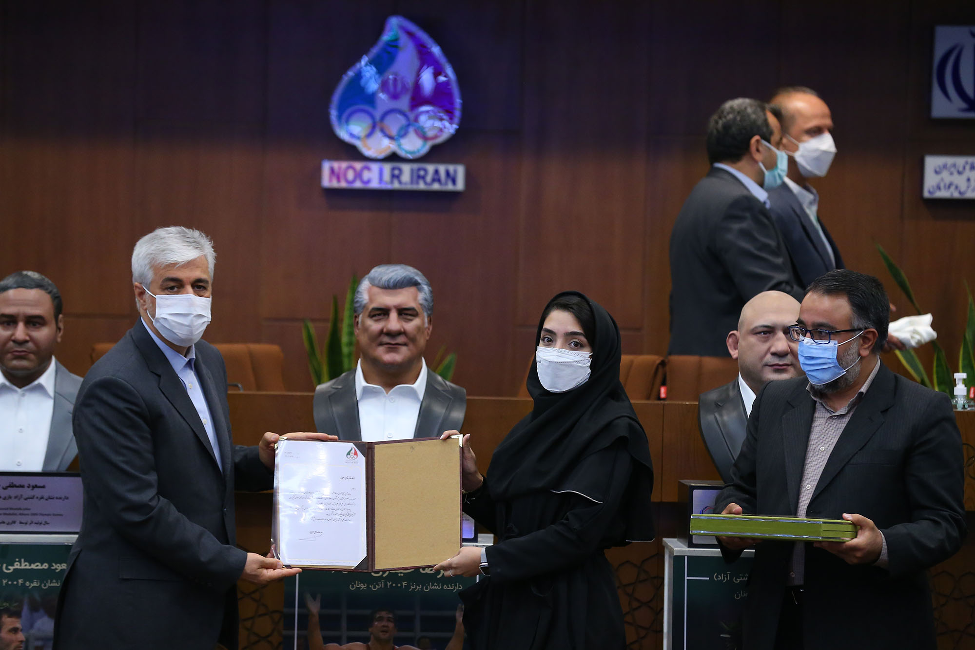 مراسم رونمایی از سردیس قهرمانان ورزش کشور/ 32