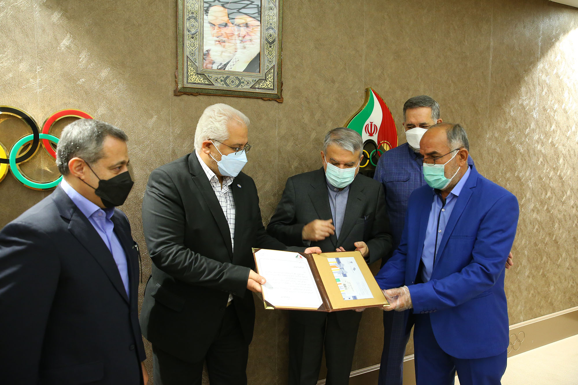 تقدیر از ایثارگران کمیته ملی المپیک 13